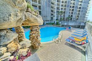 LEEWARD/WINDWARD CONDO - Residential