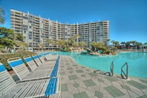 LEEWARD/WINDWARD CONDO - Residential