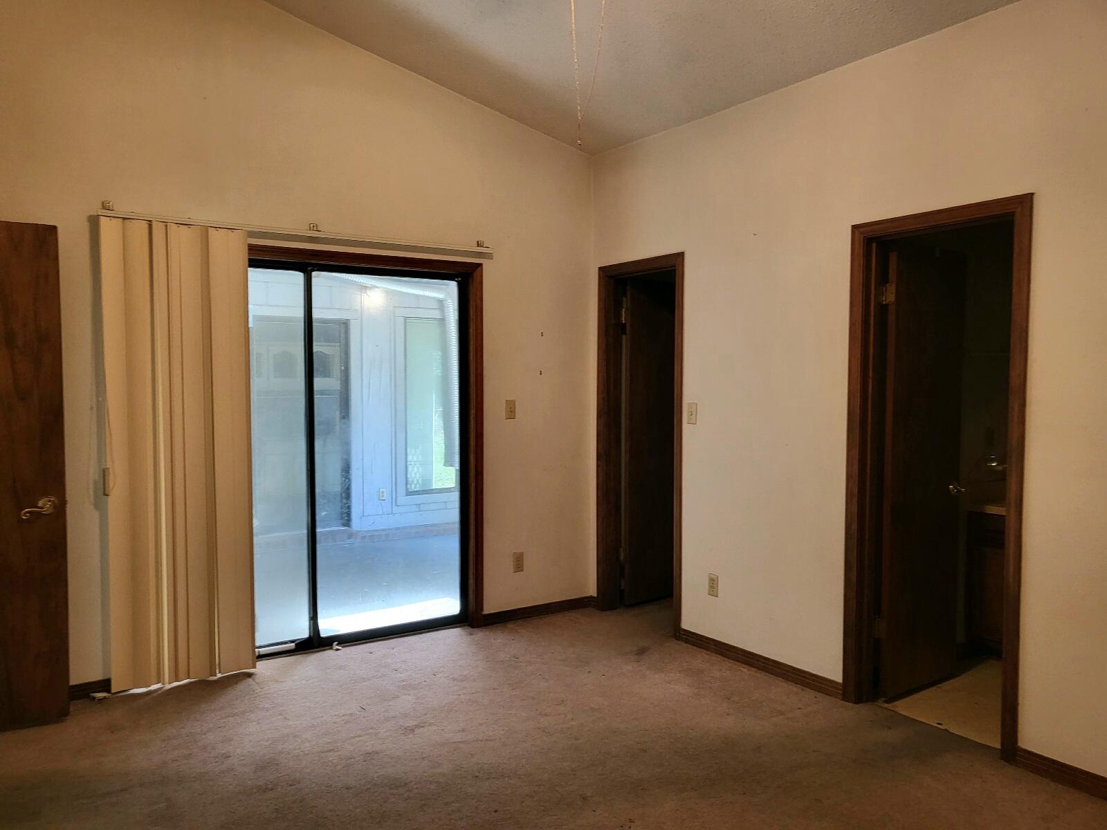 LA QUINTA MANOR - Residential