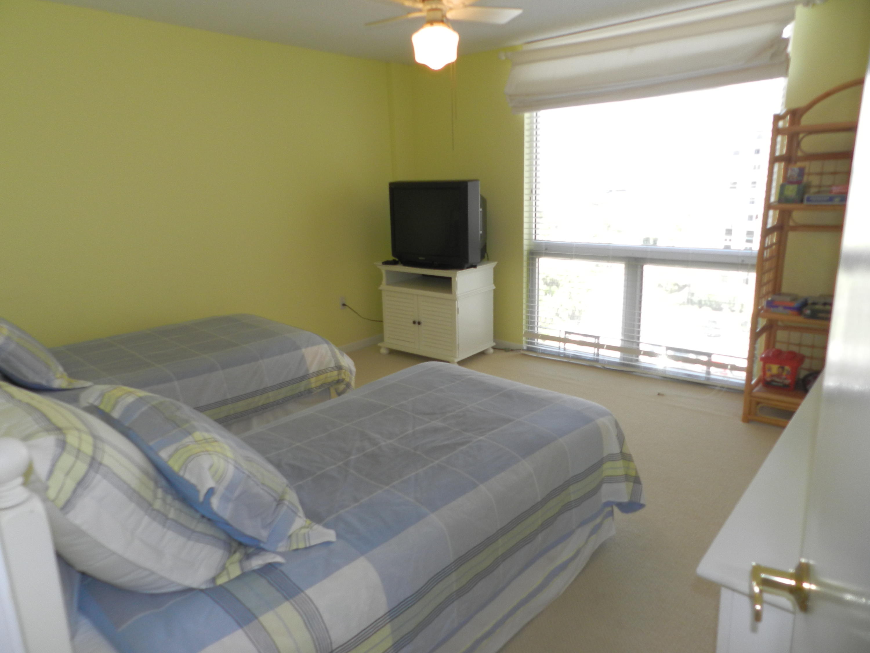 SHORELINE TOWERS 2 - Residential