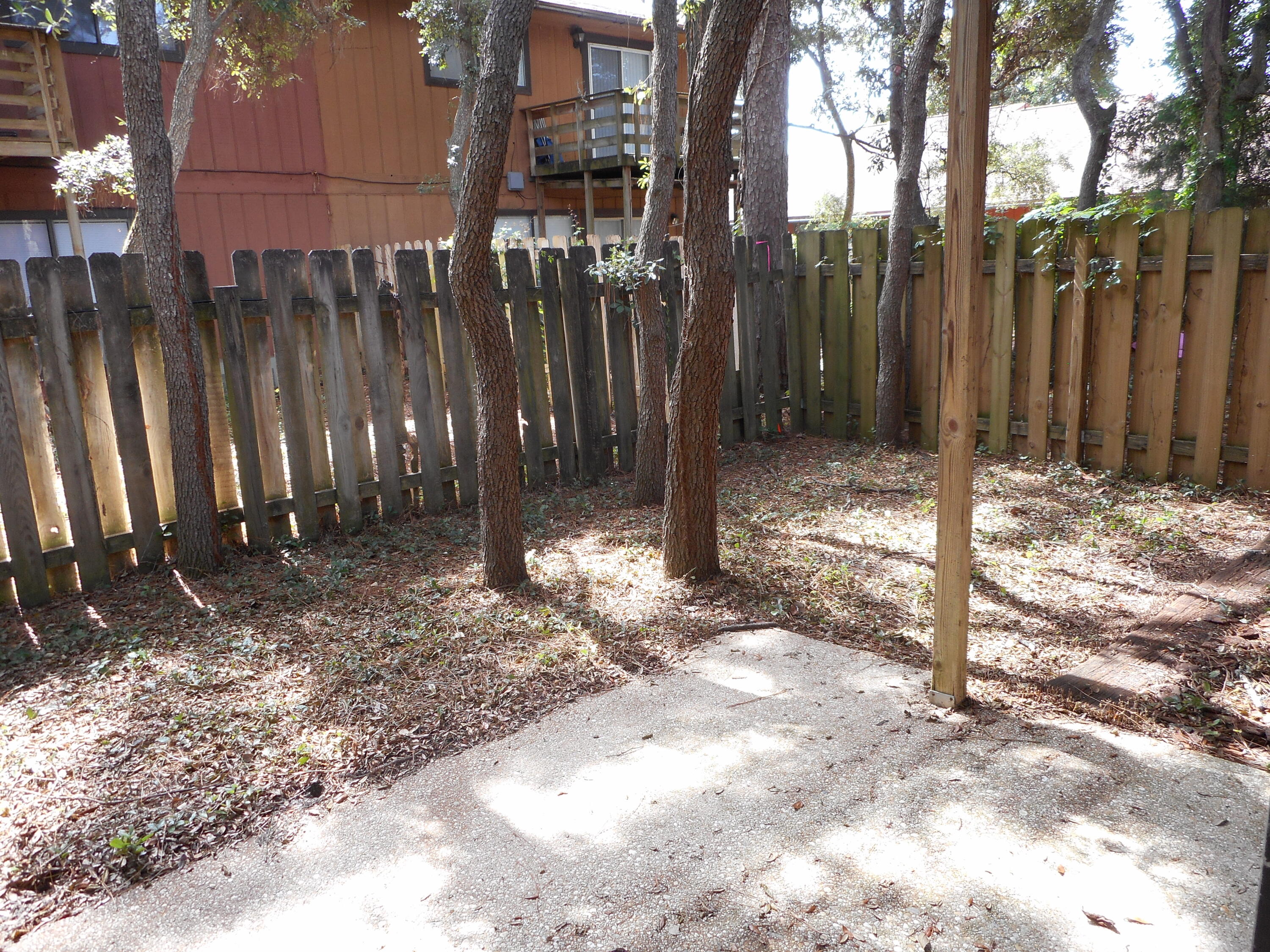 WHISPERING OAKS - Residential Lease