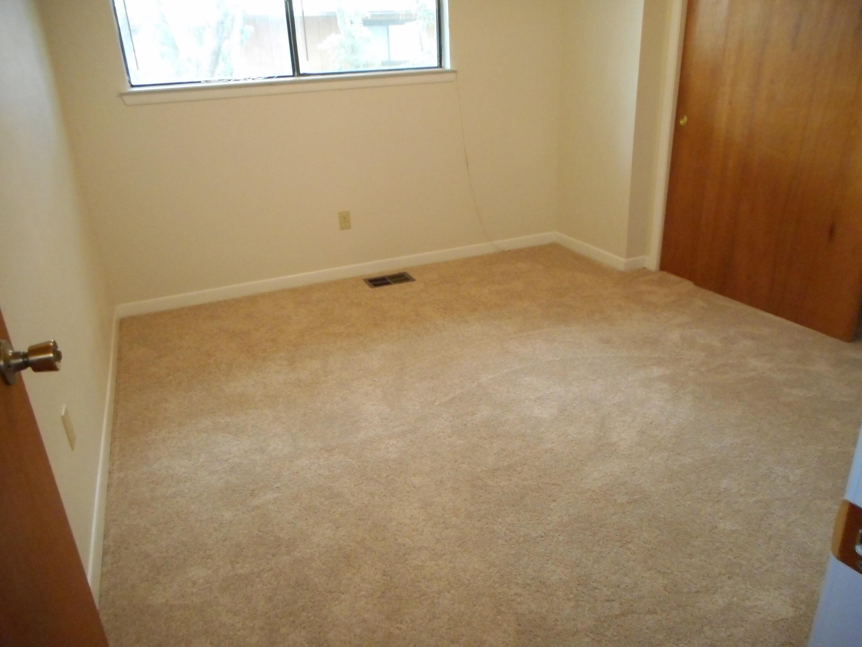 WHISPERING OAKS - Residential Lease
