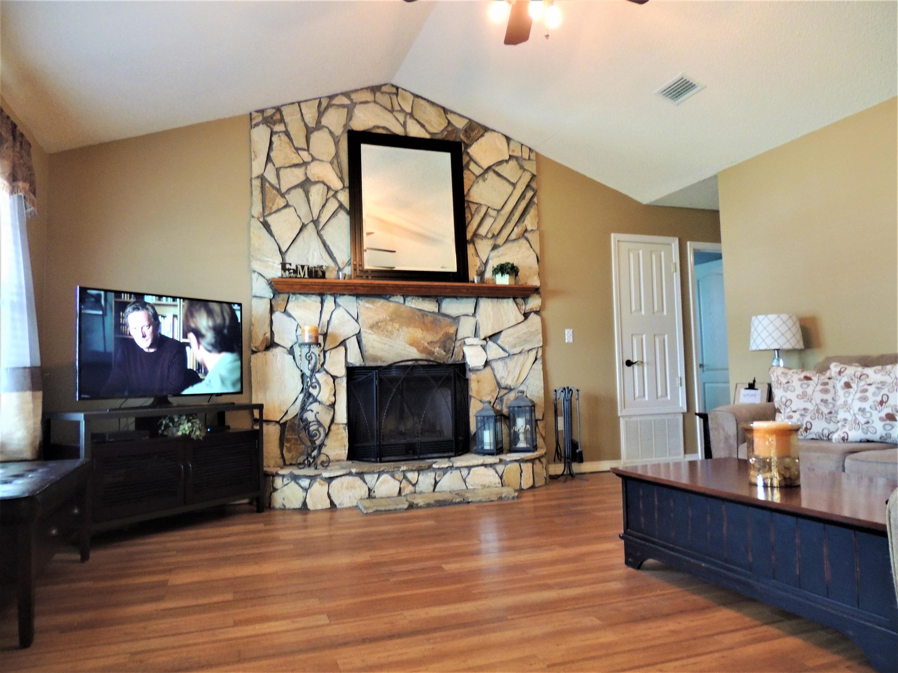 COUNTRYVIEW ESTATES 4TH ADDN - Residential