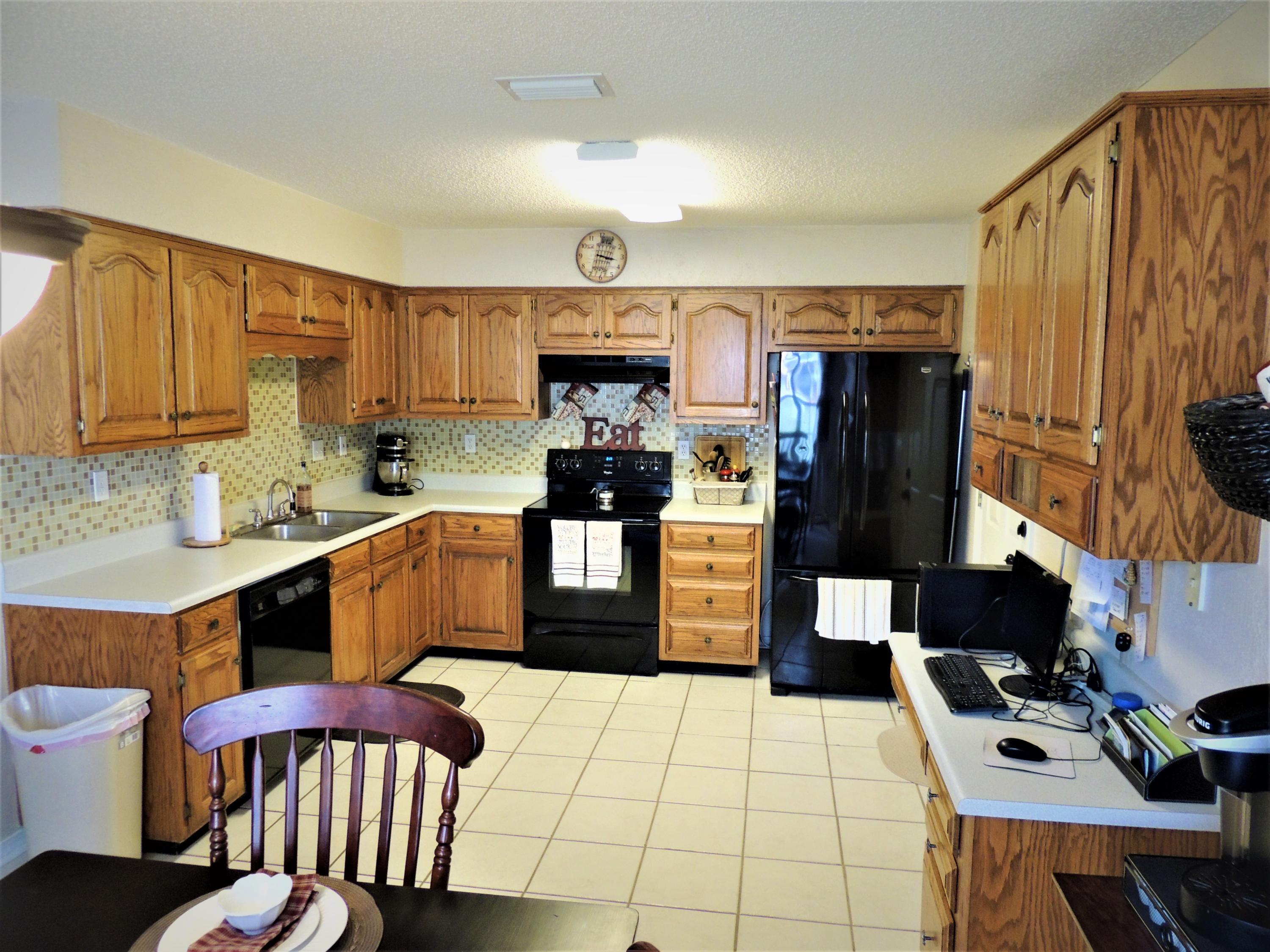 COUNTRYVIEW ESTATES 4TH ADDN - Residential