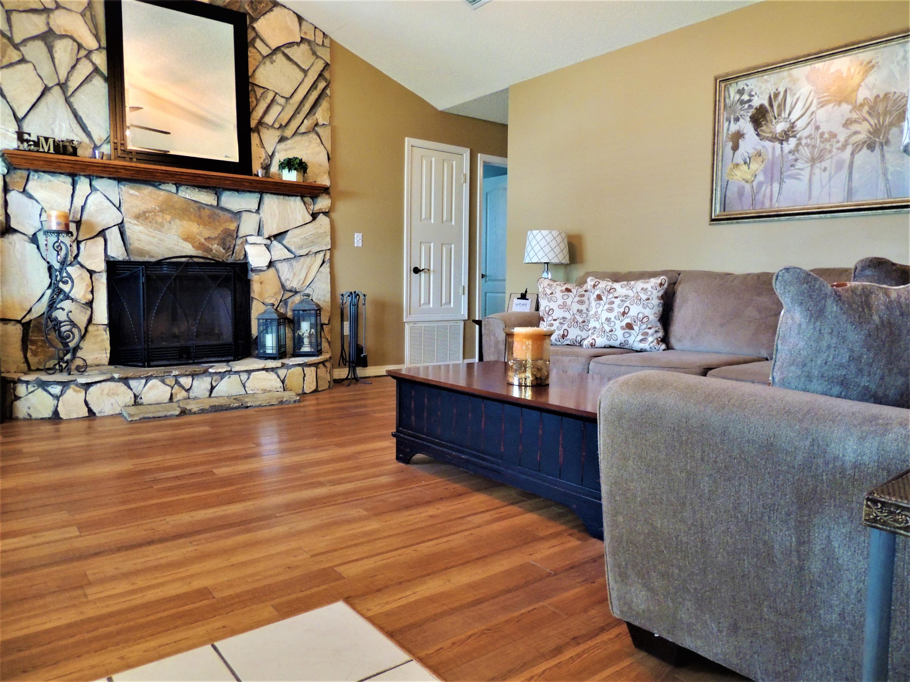 COUNTRYVIEW ESTATES 4TH ADDN - Residential