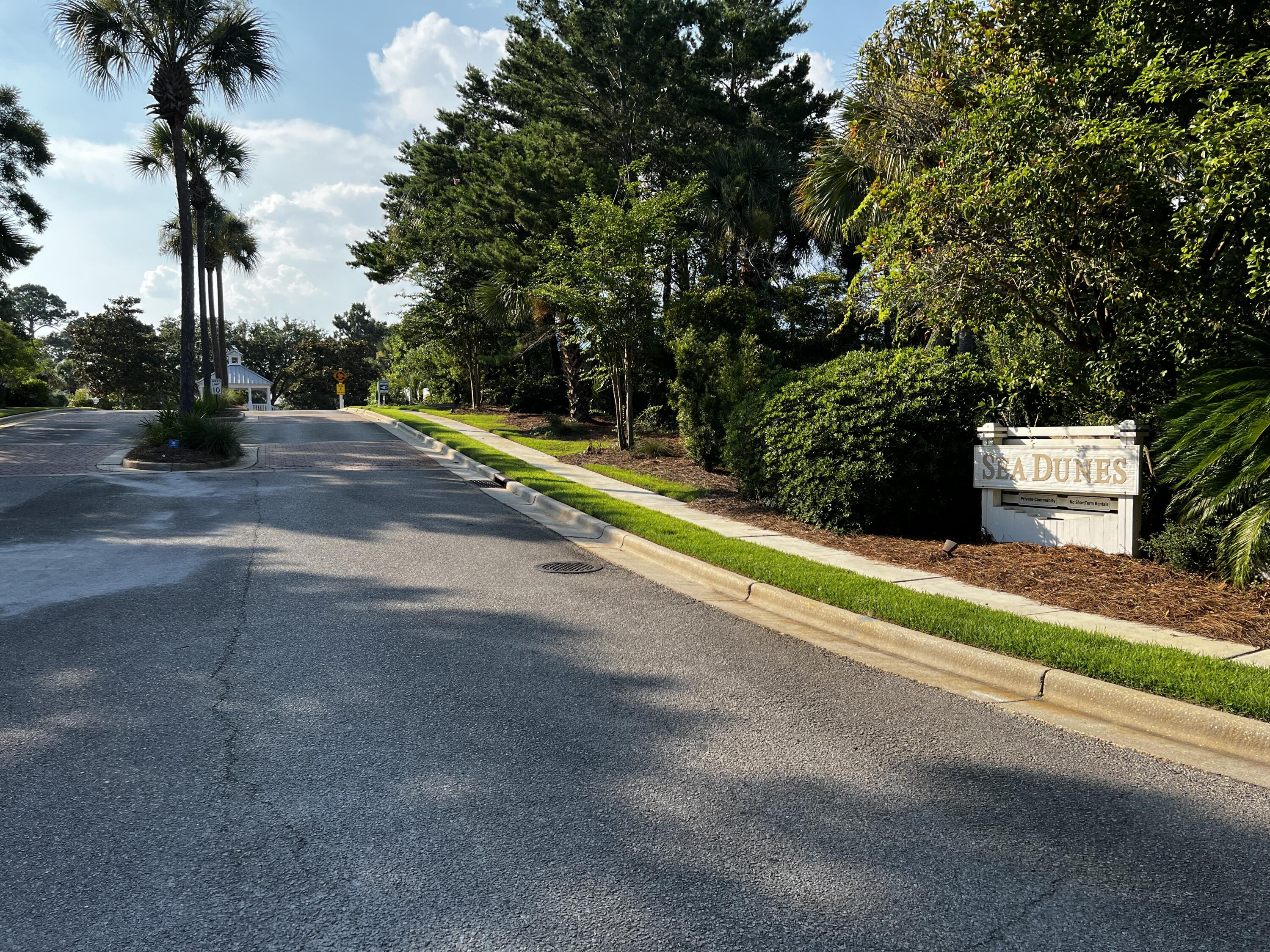 Here is a great lot with wonderful location. Location is close to the beach, shopping, and restaurants. Only a couple of lots remain in this is a quaint rental restricted community. The beach access is very close as well as a public beach - located at end of Allen loop drive.