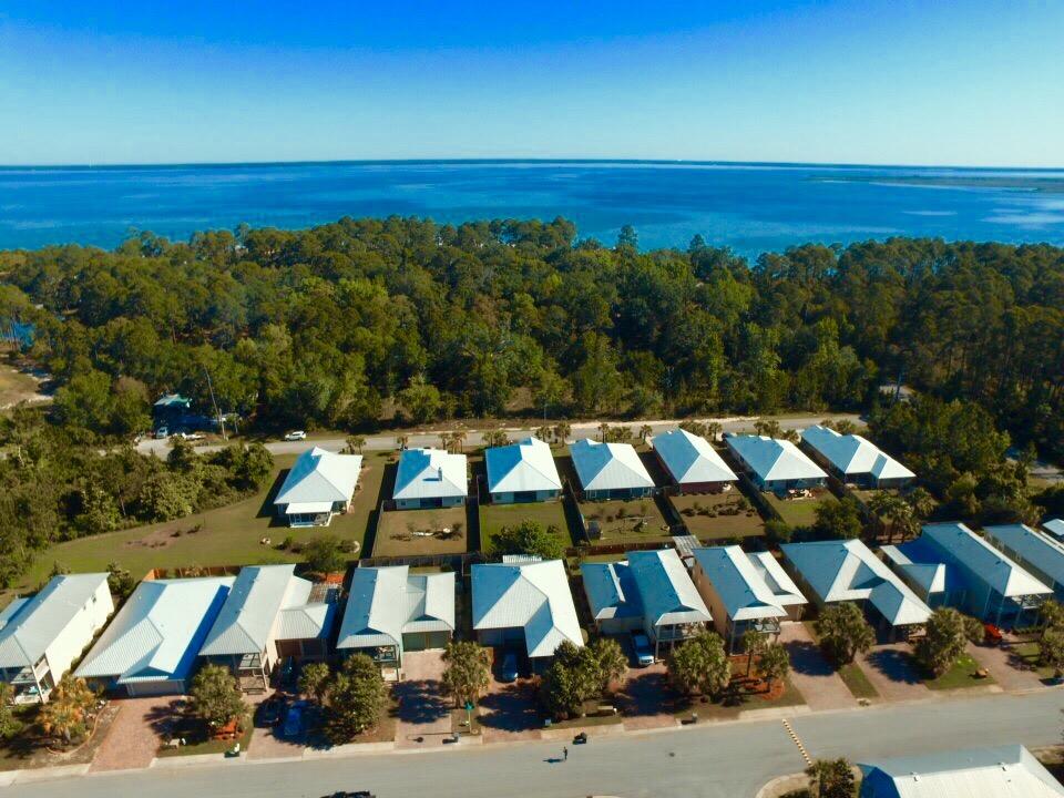 EAGLE BAY - Residential