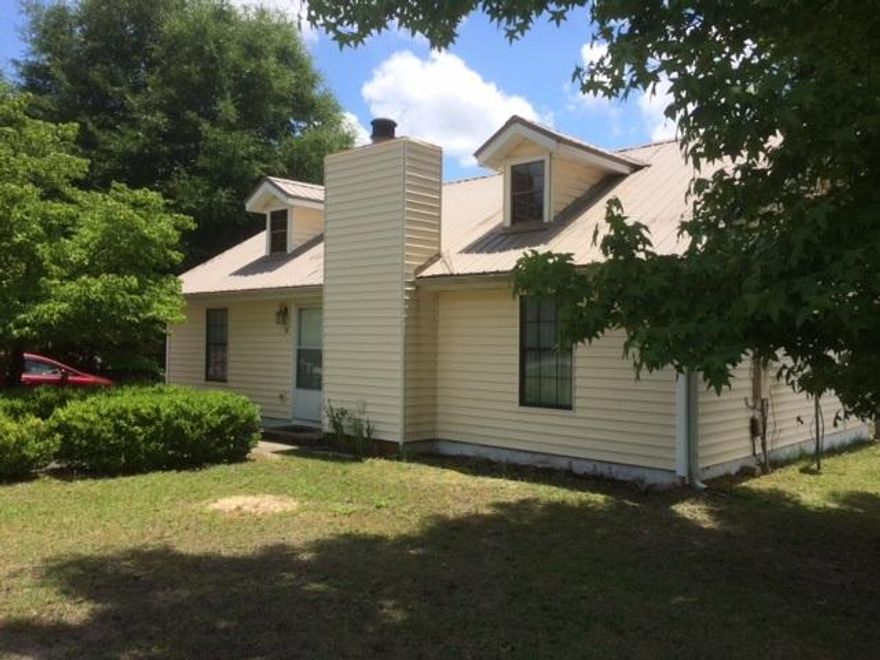 Well maintained home with great outdoor space! Detached garage is currently used as a workshop and additional building is used for storage. Enjoy tons of country garden space, too. This three bedroom 2 bath home would make a perfect starter home or retirement home. Call for an appointment today.