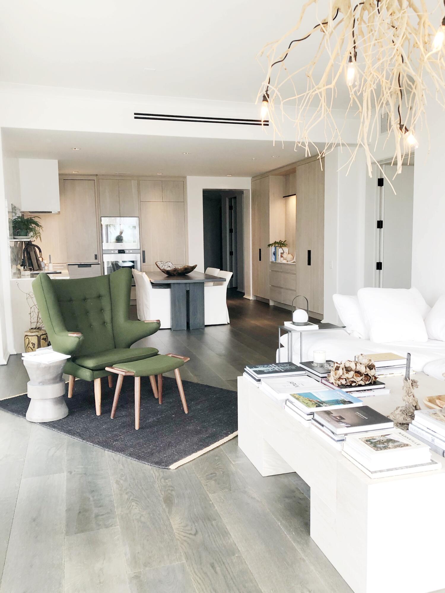 ALEXANDER AT PALM COURT - Residential