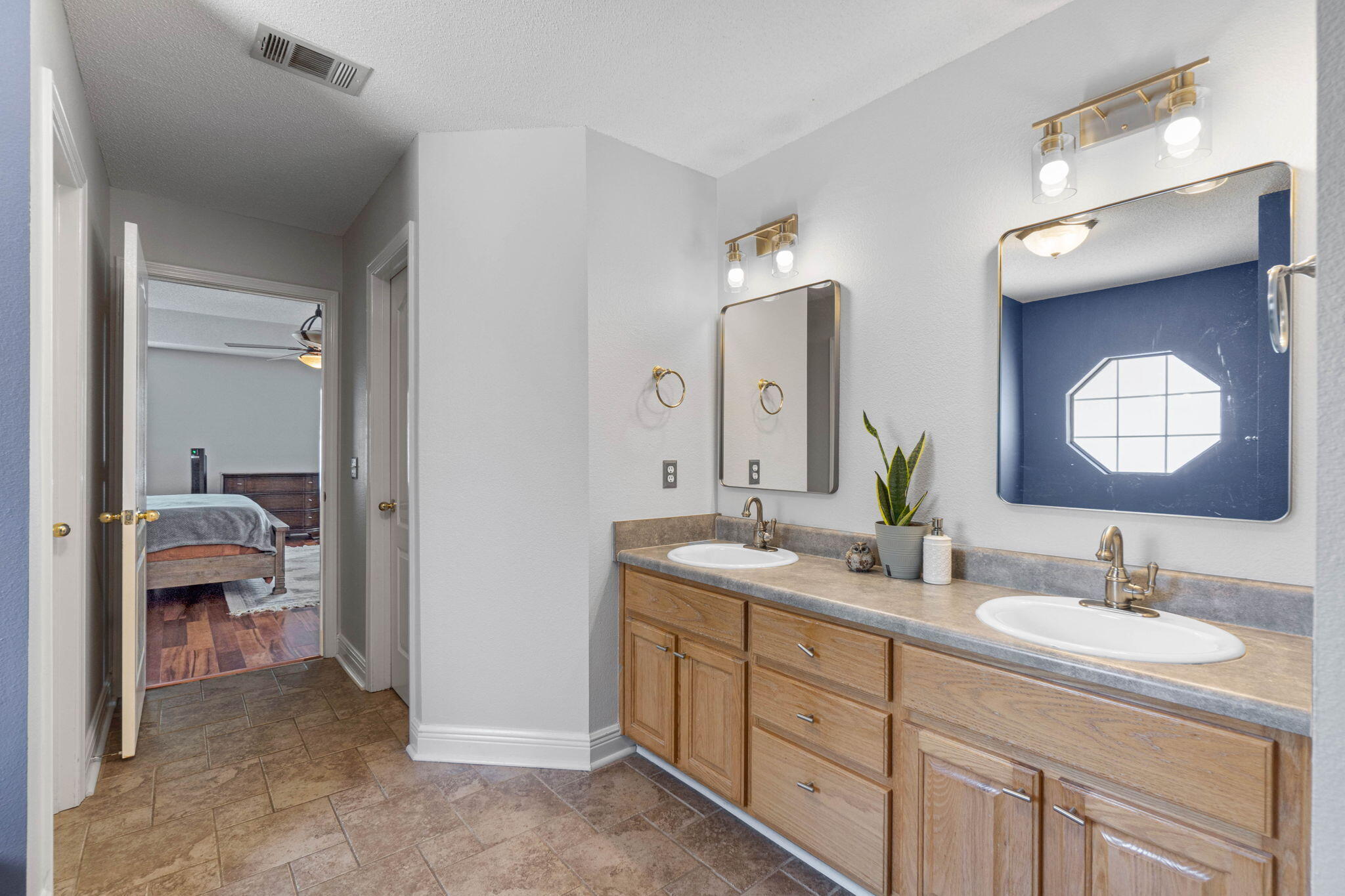 GARDENBROOK - Residential