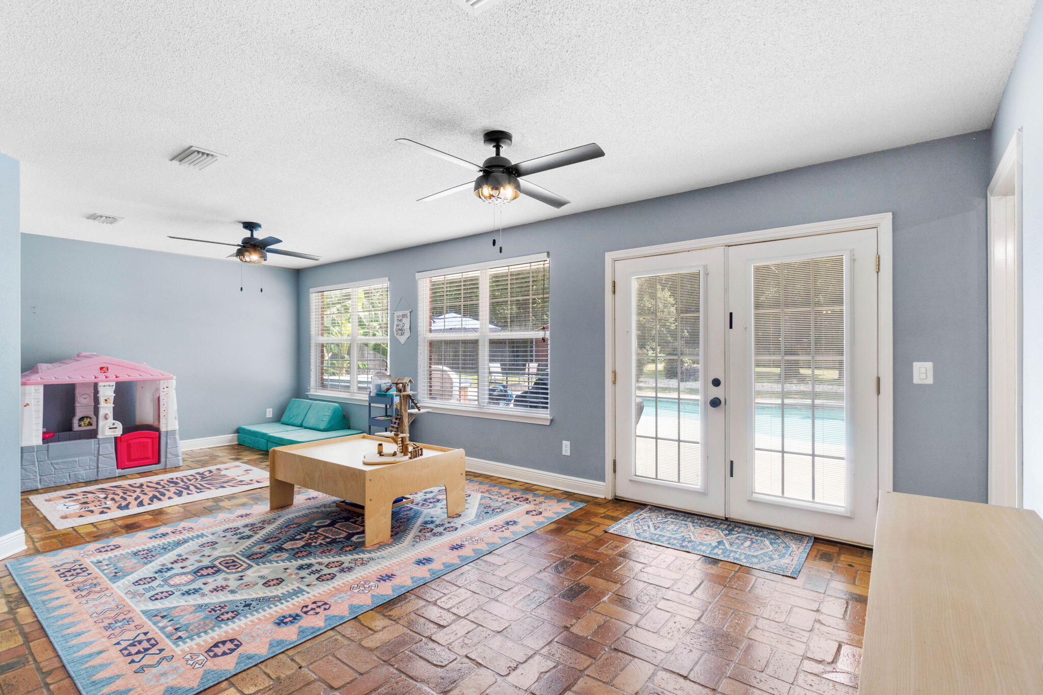 GARDENBROOK - Residential