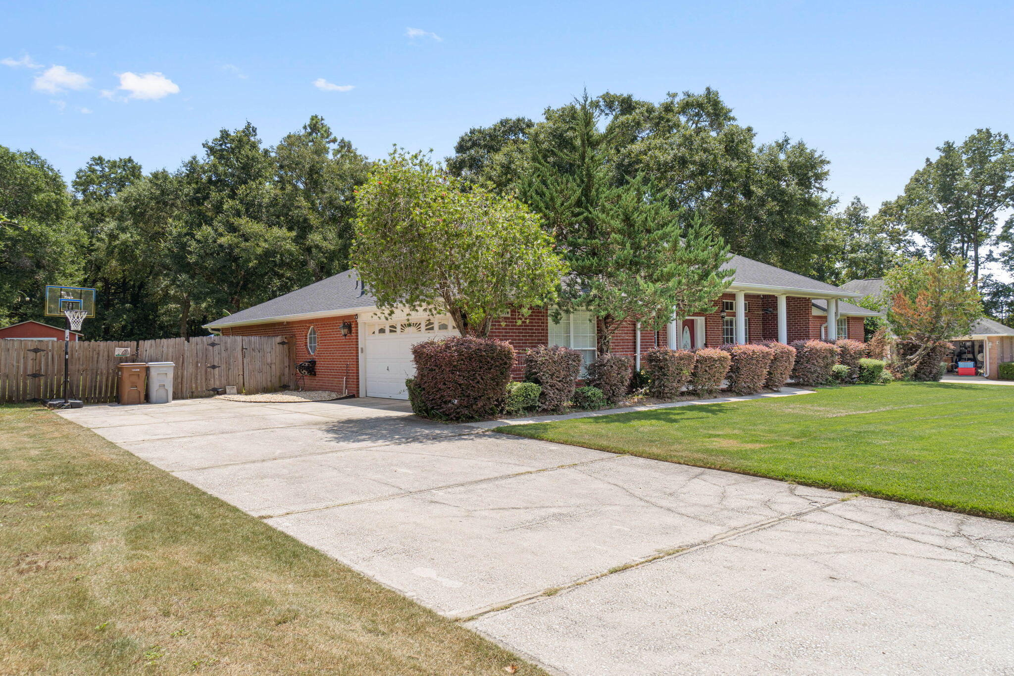 GARDENBROOK - Residential