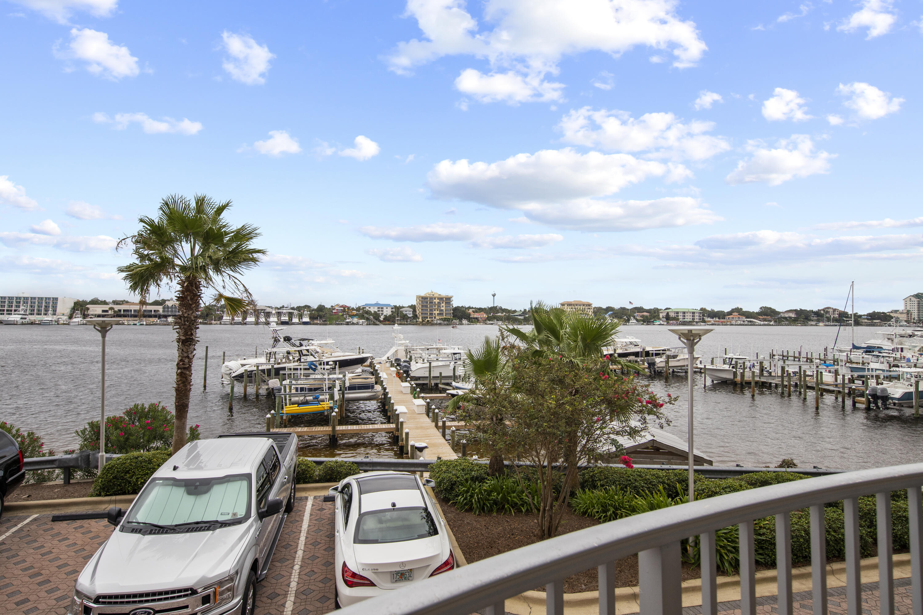 HARBOR LIGHTS - Residential