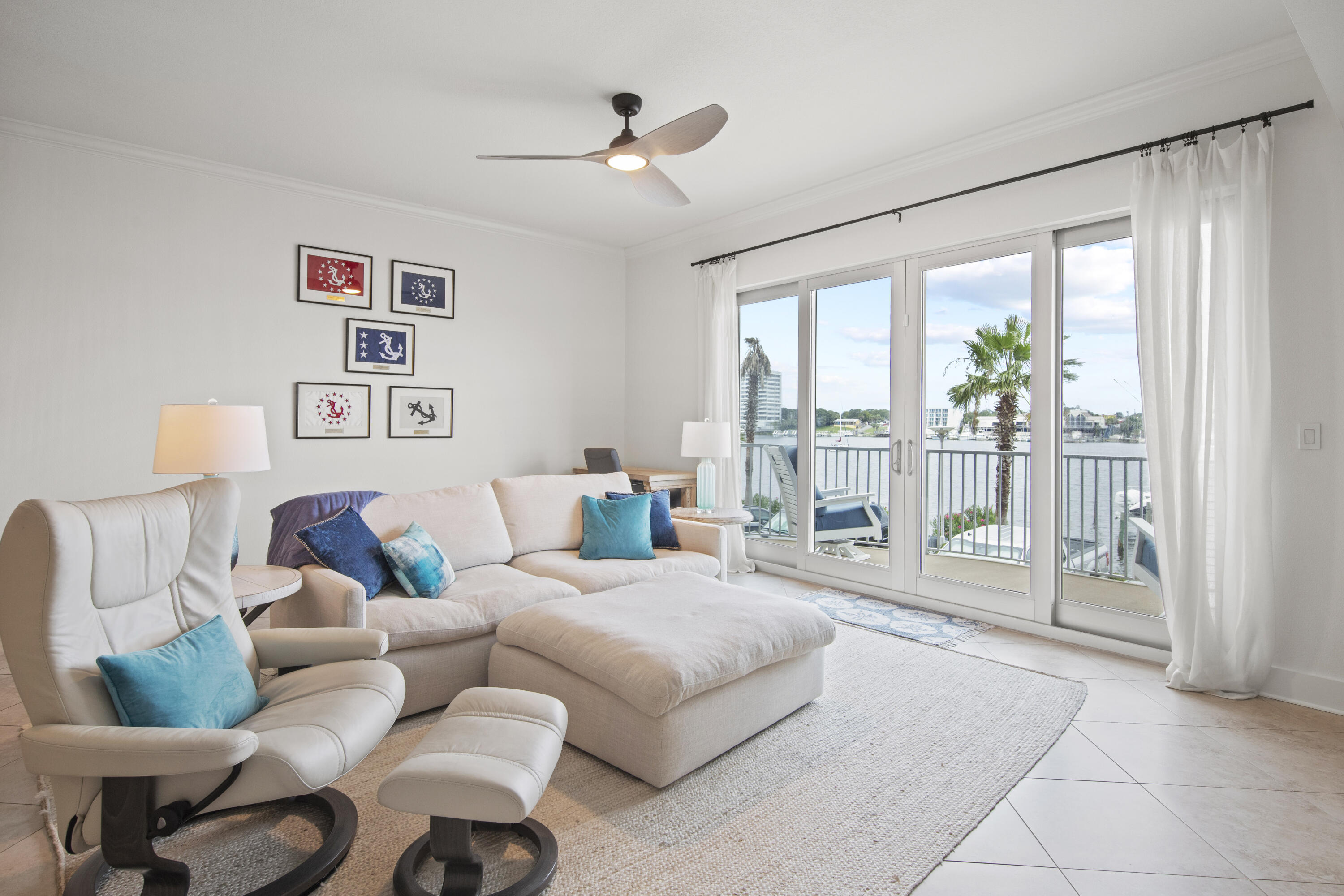 HARBOR LIGHTS - Residential