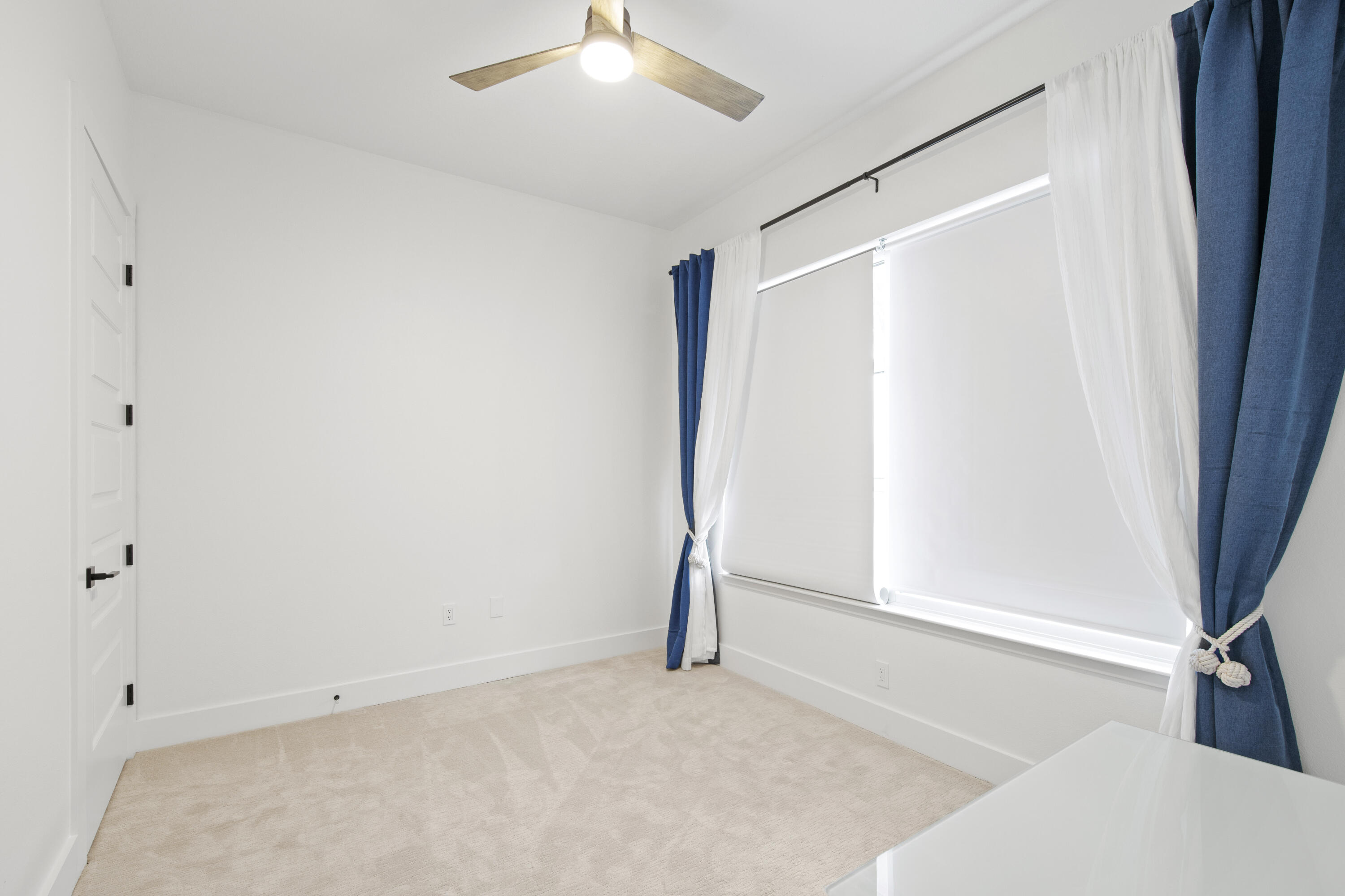 HARBOR LIGHTS - Residential