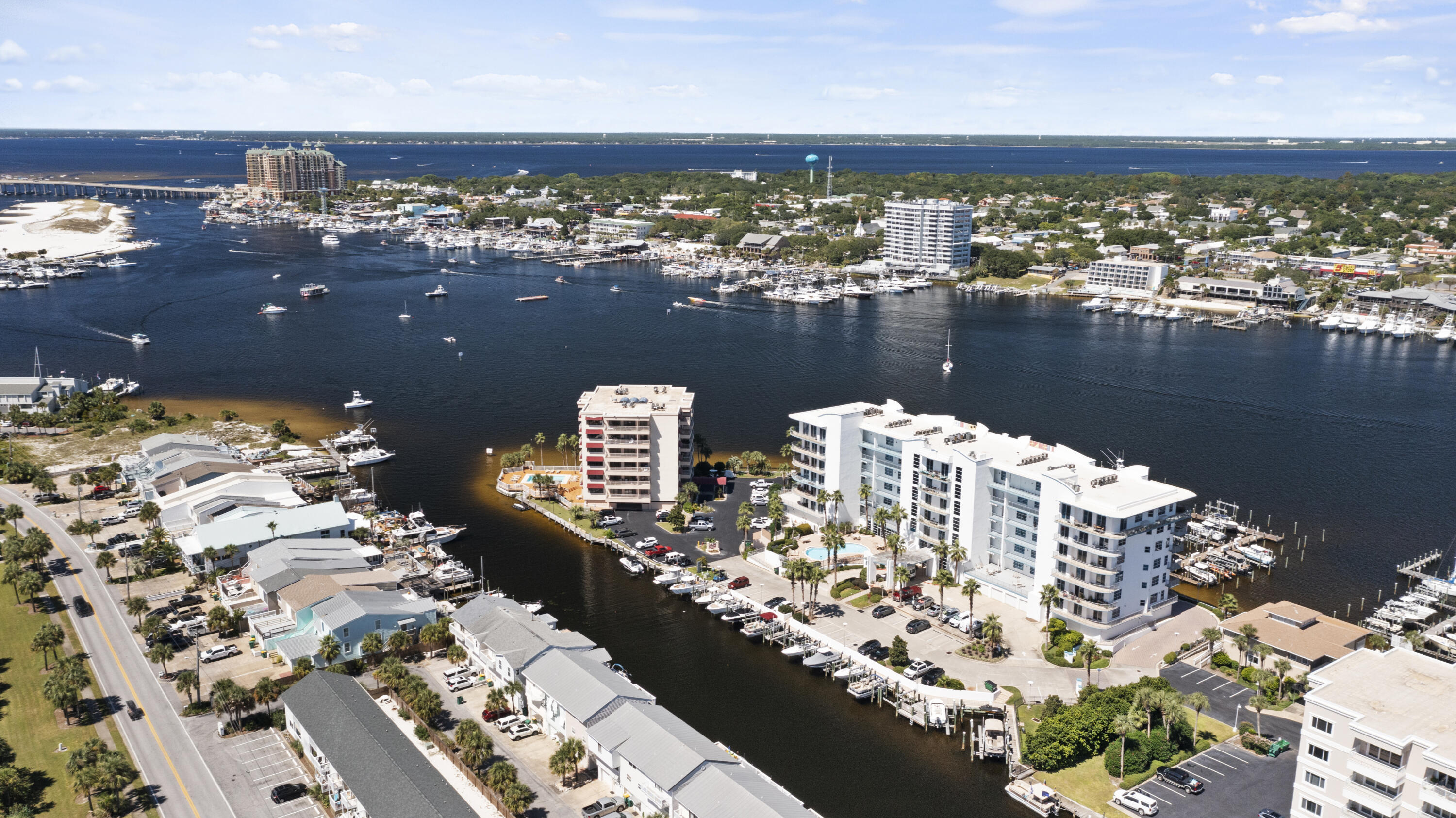 HARBOR LIGHTS - Residential