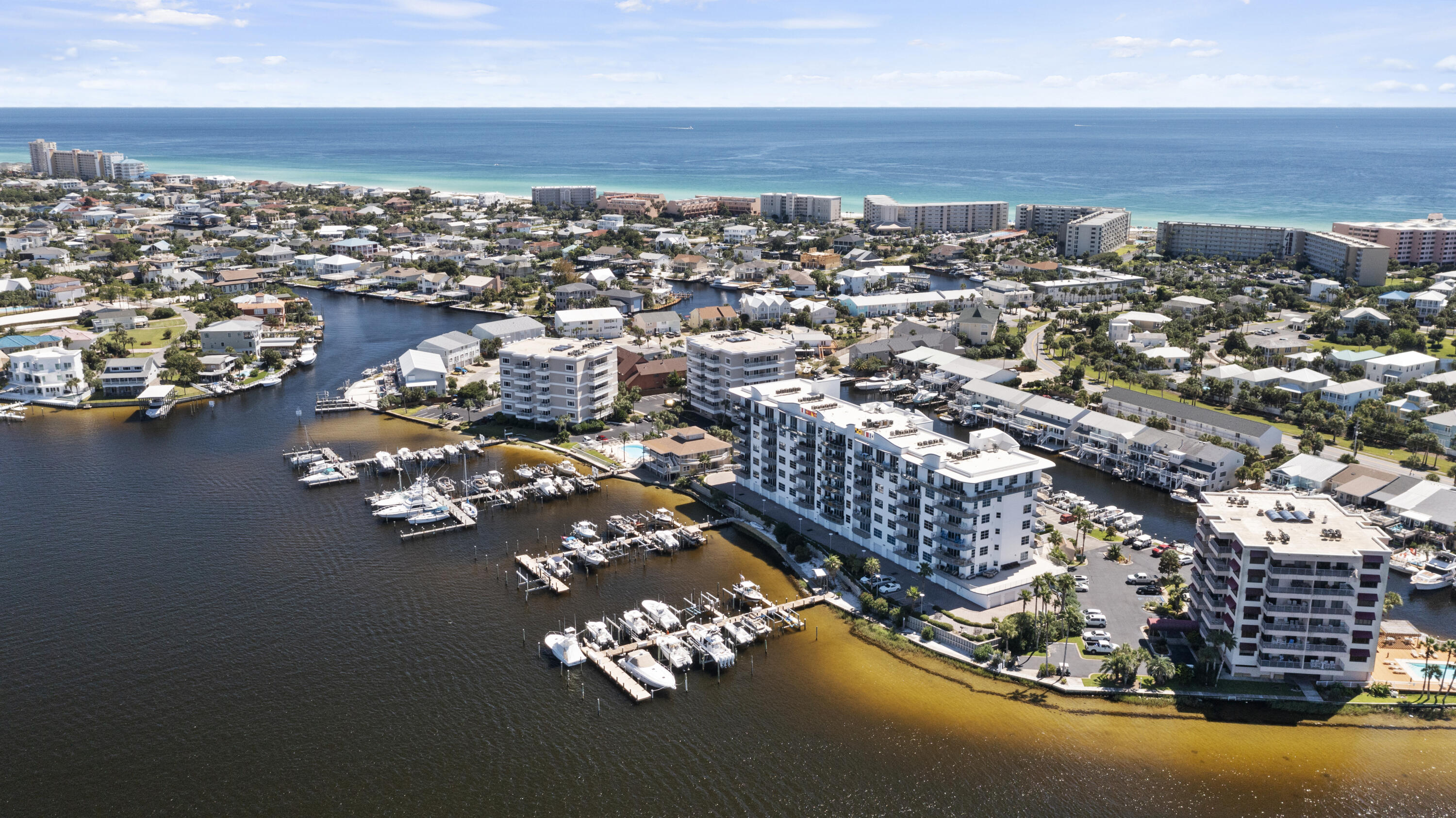 HARBOR LIGHTS - Residential