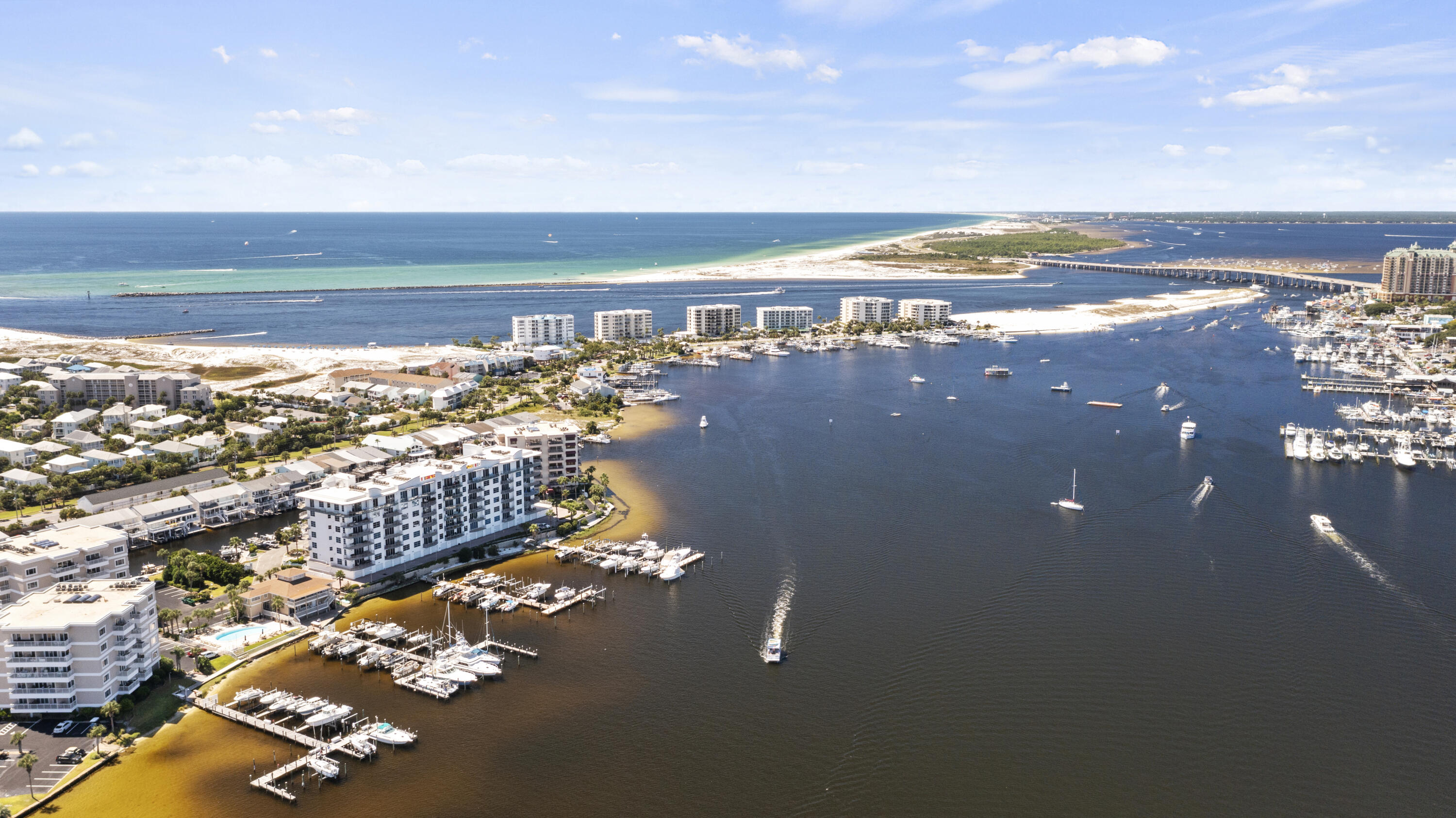 HARBOR LIGHTS - Residential