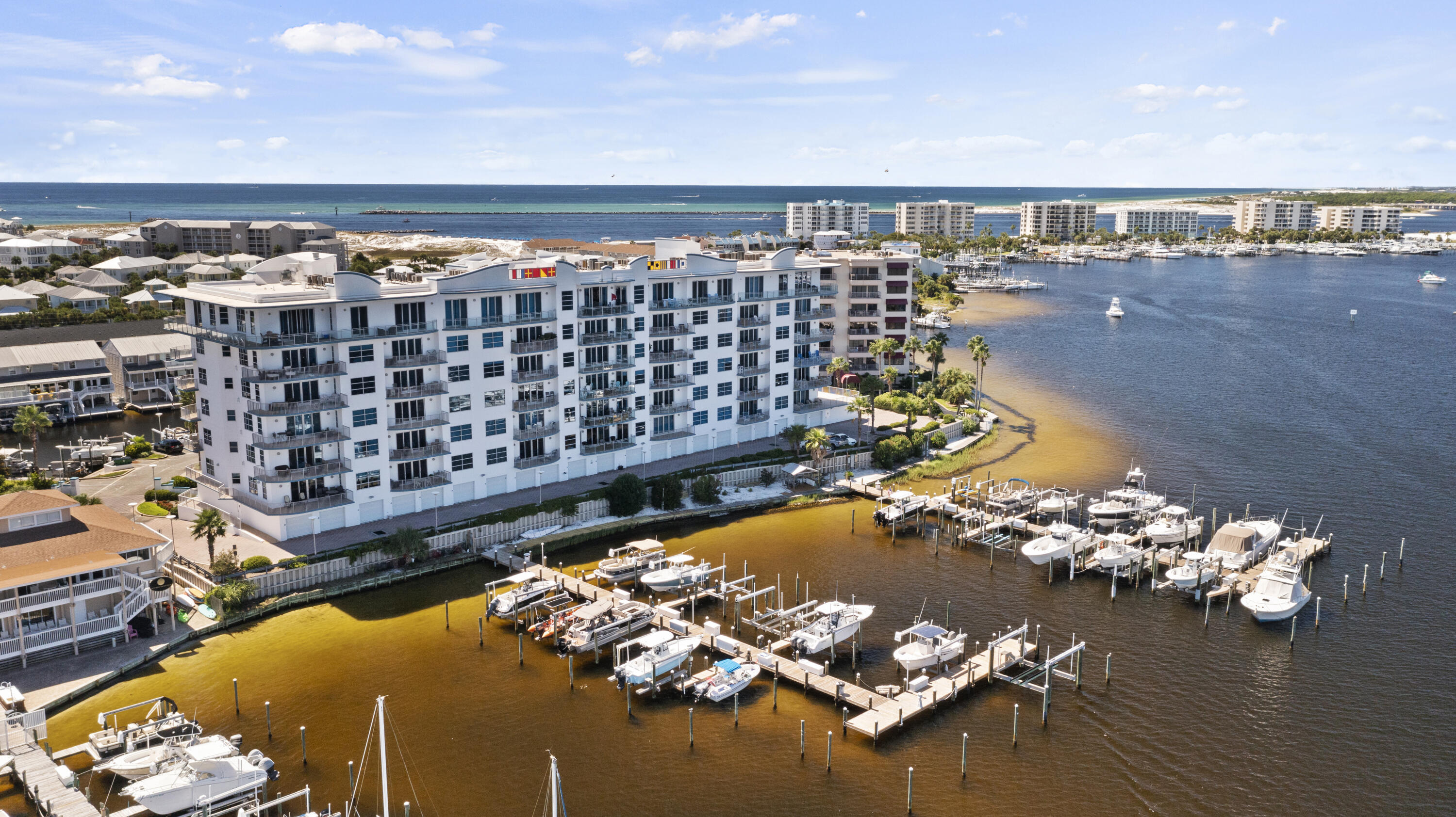 HARBOR LIGHTS - Residential