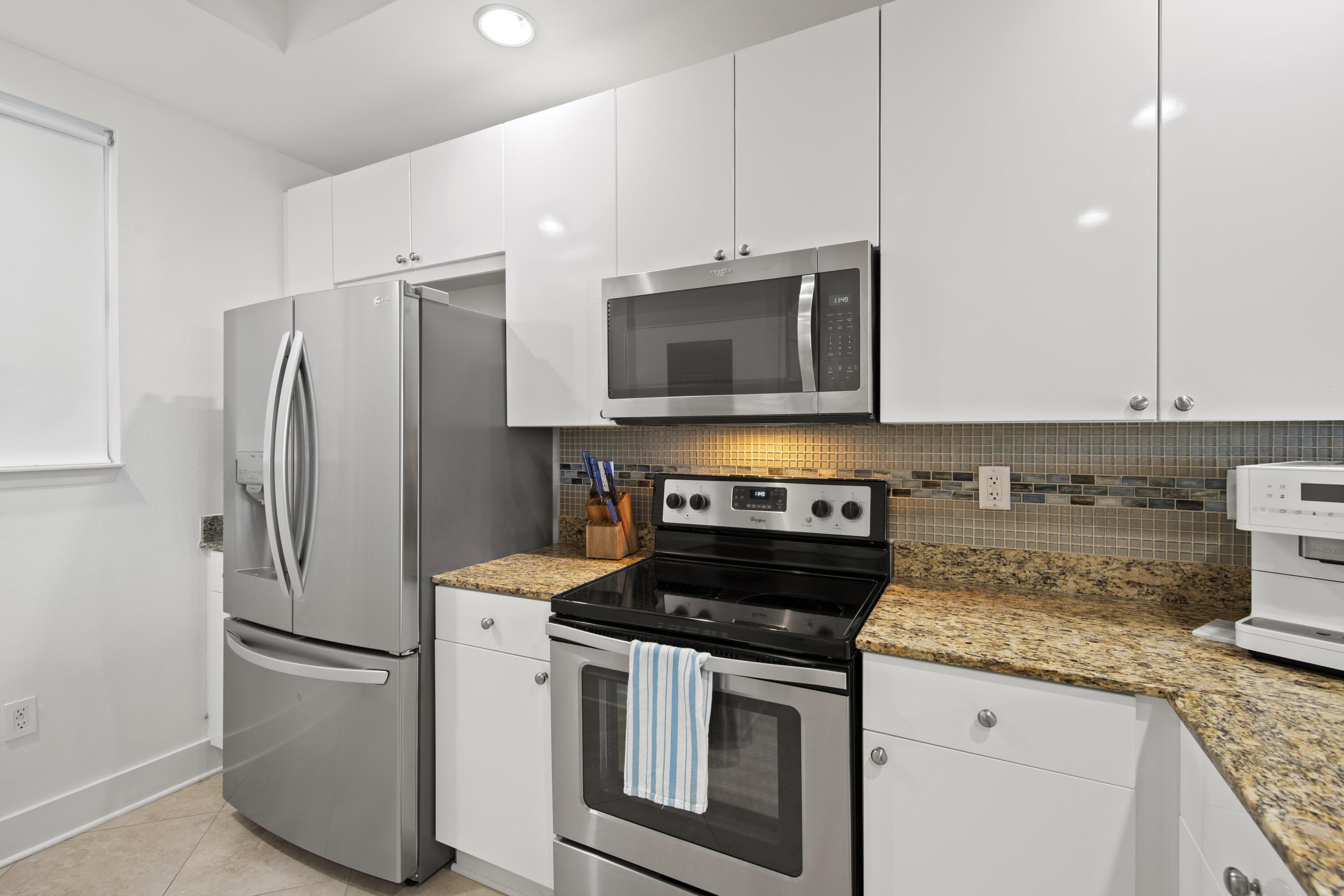 HARBOR LIGHTS - Residential