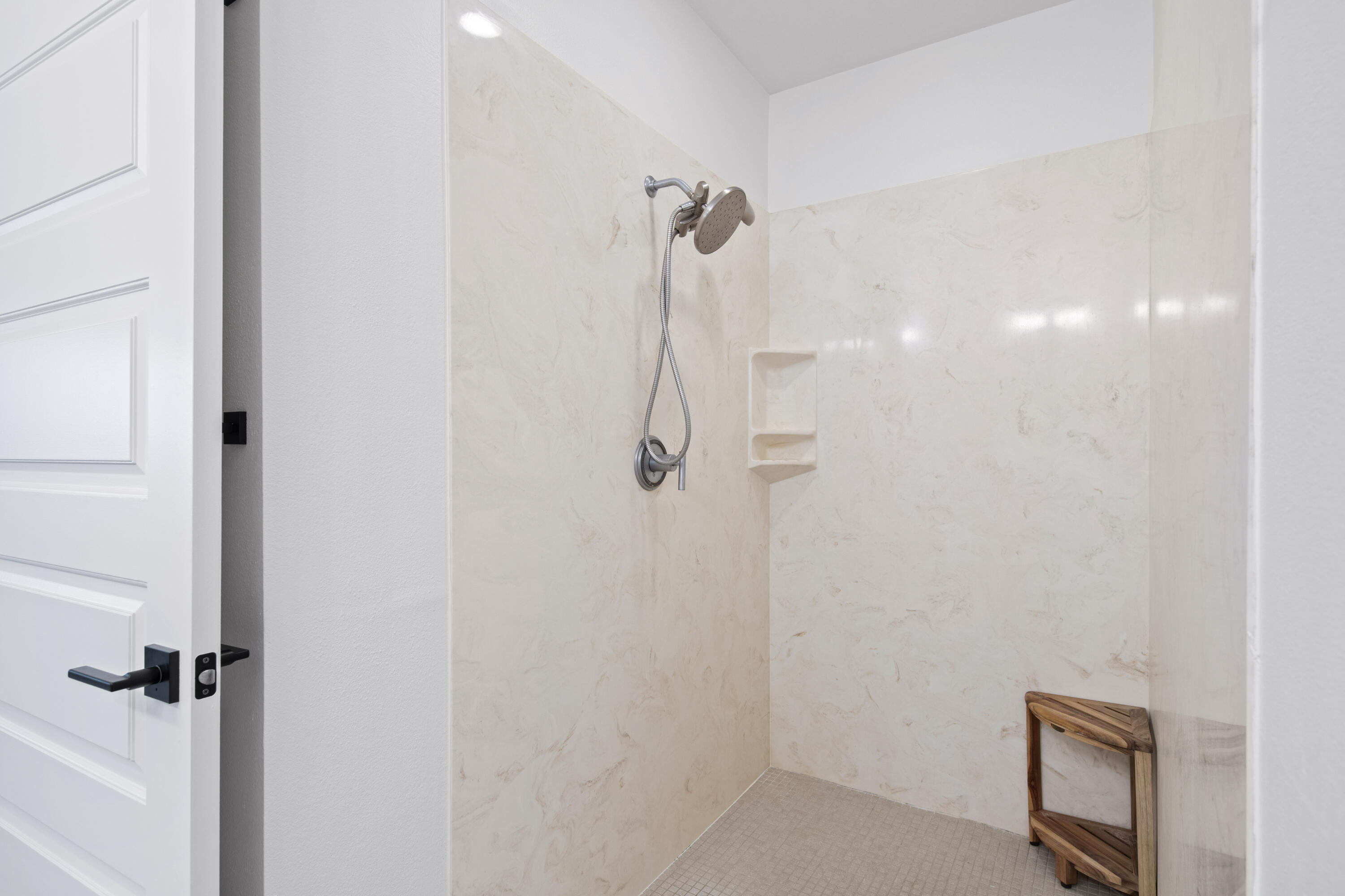 HARBOR LIGHTS - Residential