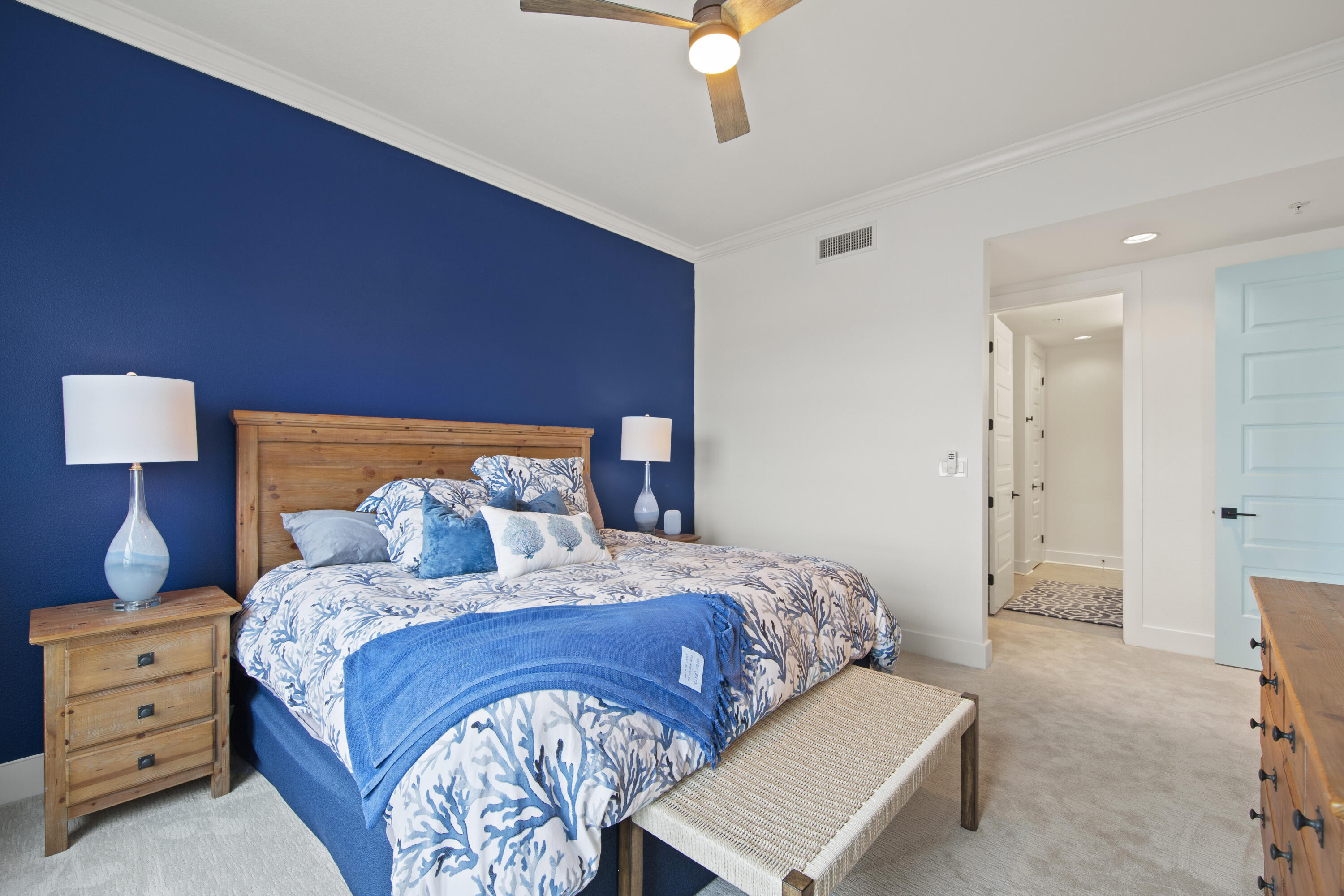 HARBOR LIGHTS - Residential