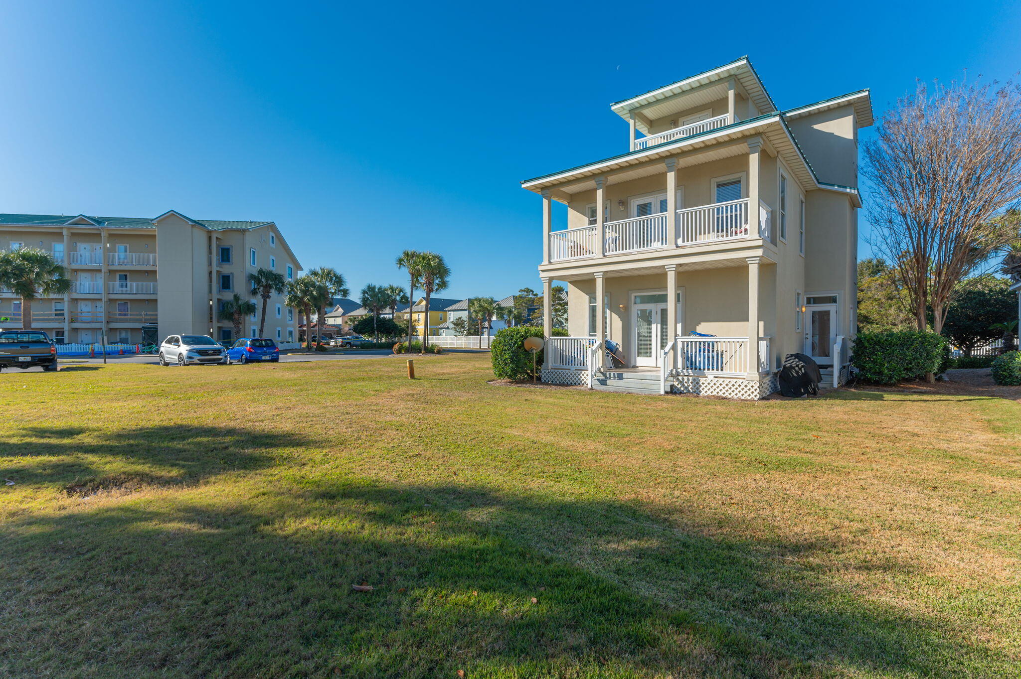 MARAVILLA COTTAGES - Residential