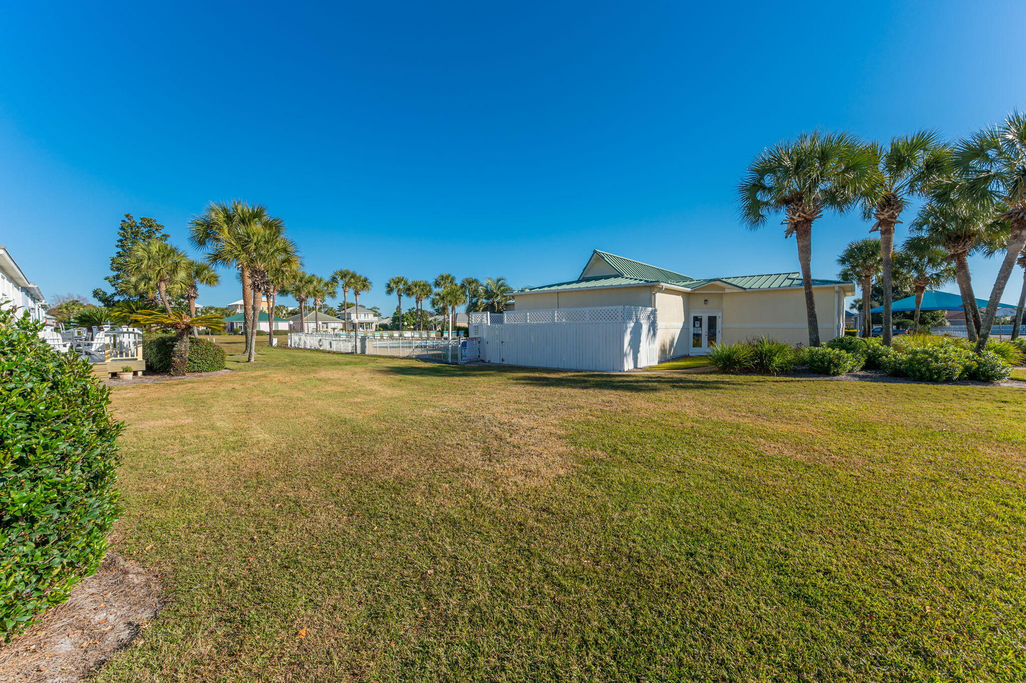 MARAVILLA COTTAGES - Residential