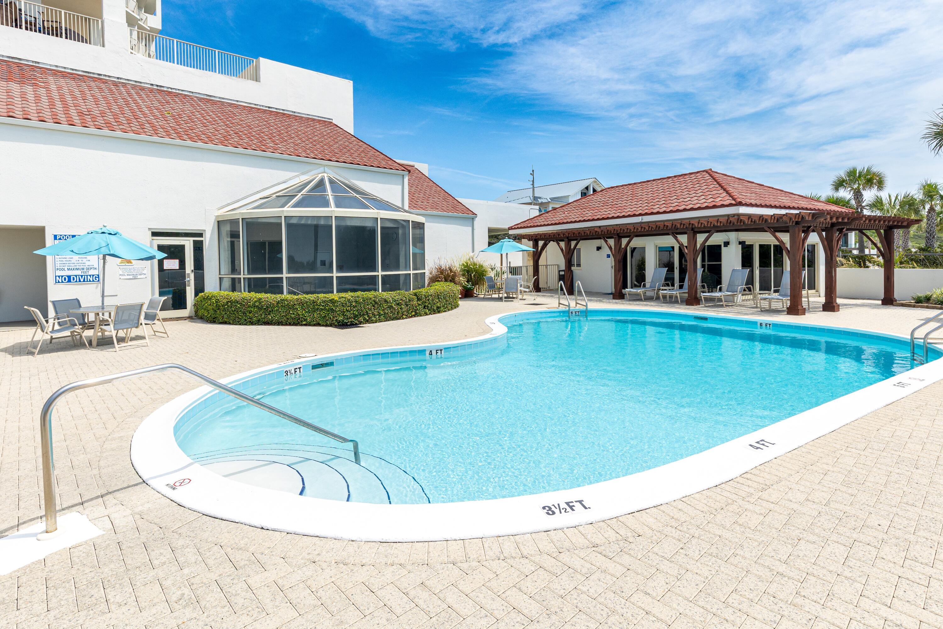 TOPS'L BEACH MANOR - Residential