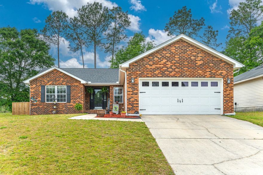 SELLERS OFFERING UP TO $5,000 TOWARDS BUYERS CLOSING COSTS. This 3/2 is inviting and full of charm! When you head inside you are greeted into an inviting foyer that leads to the spacious livingroom. The kitchen offers breakfast bar seating, stainless steel appliances, and ample cabinet space. The primary suite boasts a walk-in closet and a bathroom that has a soaking tub, stand up shower, and double vanity. The remaining bedrooms are all generously sized as well. This home even comes with a seperate office area that gives views of the fenced in backyard. Schedule your showing today!