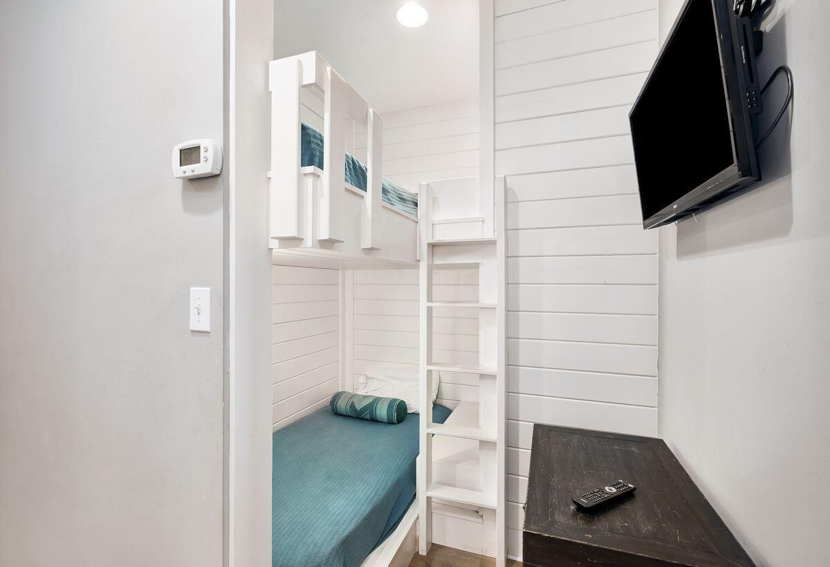 WHITES GULFVIEW ESTATES - Residential