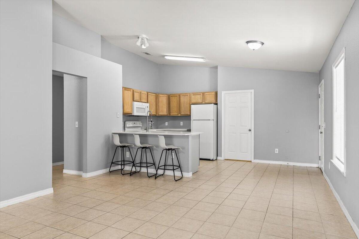 AUTUMN TRACE @ HARVEST VILLAGEPHASE II LOT 18 BLK A AS DESIN OR 4478 PG 1852 - Residential Lease