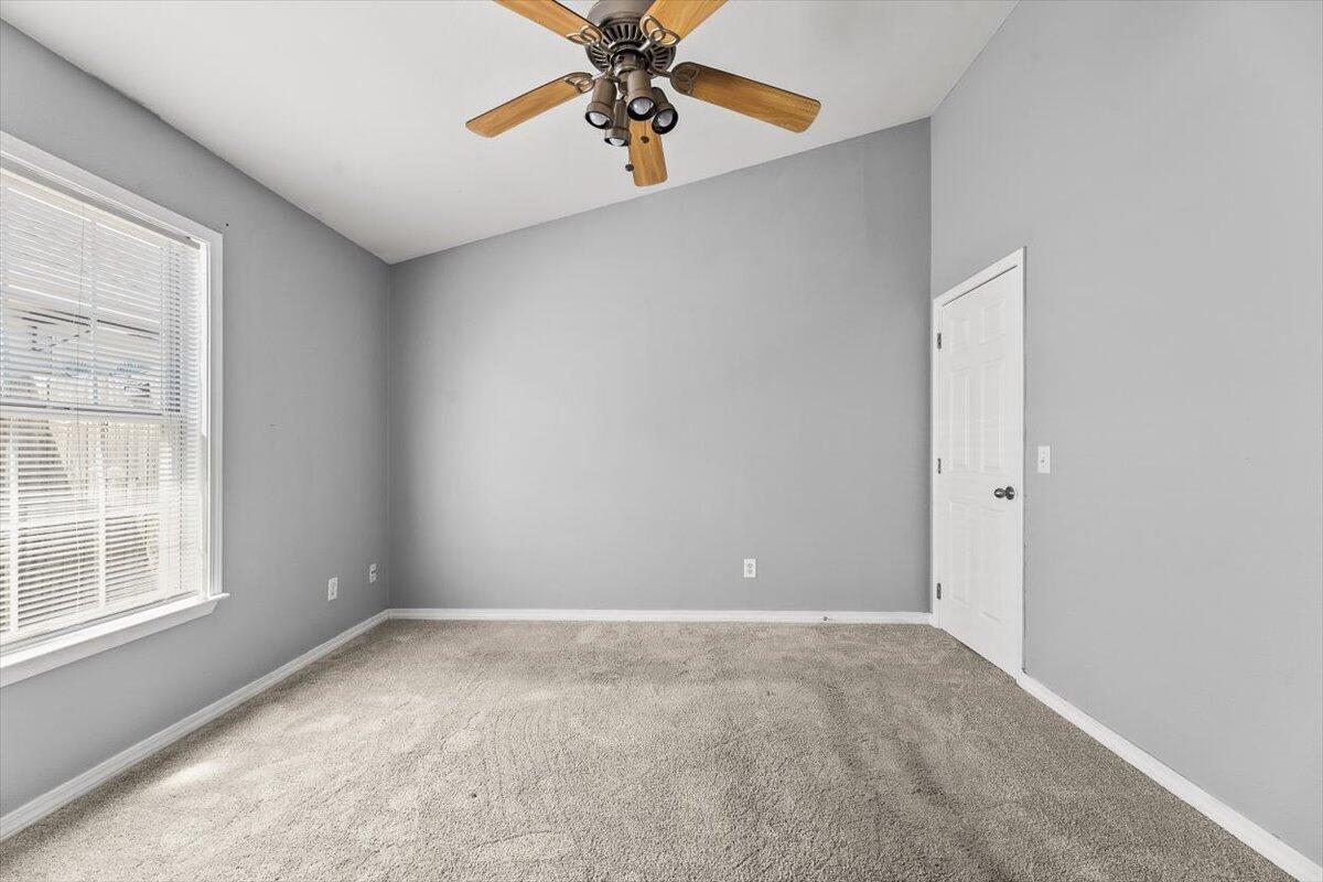AUTUMN TRACE @ HARVEST VILLAGEPHASE II LOT 18 BLK A AS DESIN OR 4478 PG 1852 - Residential Lease