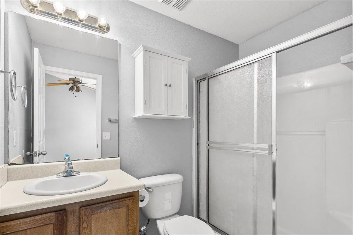 AUTUMN TRACE @ HARVEST VILLAGEPHASE II LOT 18 BLK A AS DESIN OR 4478 PG 1852 - Residential Lease