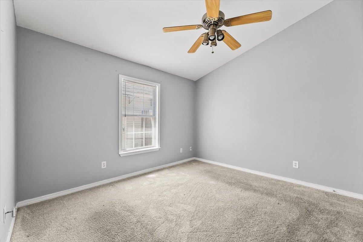 AUTUMN TRACE @ HARVEST VILLAGEPHASE II LOT 18 BLK A AS DESIN OR 4478 PG 1852 - Residential Lease