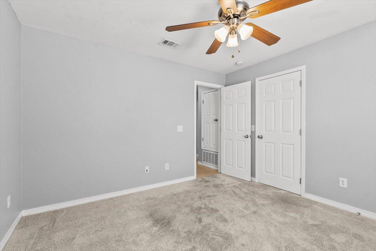 AUTUMN TRACE @ HARVEST VILLAGEPHASE II LOT 18 BLK A AS DESIN OR 4478 PG 1852 - Residential Lease