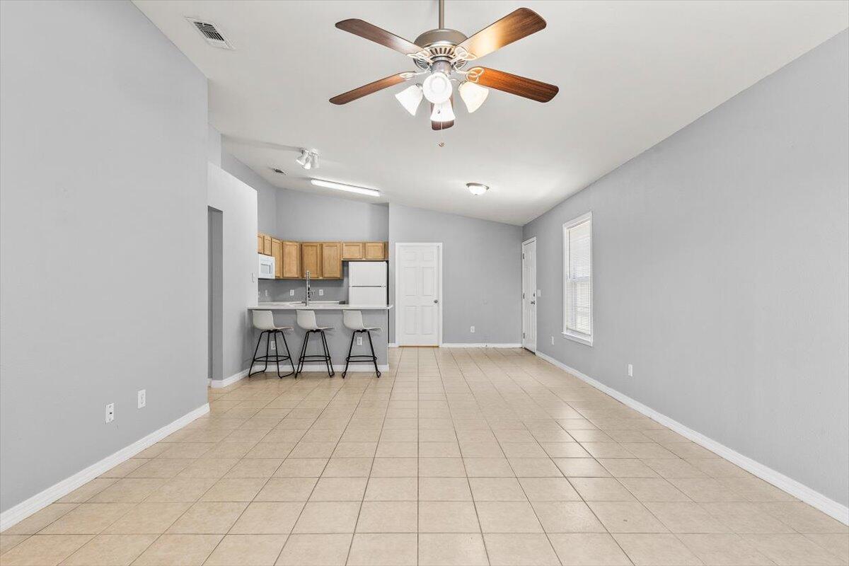 AUTUMN TRACE @ HARVEST VILLAGEPHASE II LOT 18 BLK A AS DESIN OR 4478 PG 1852 - Residential Lease