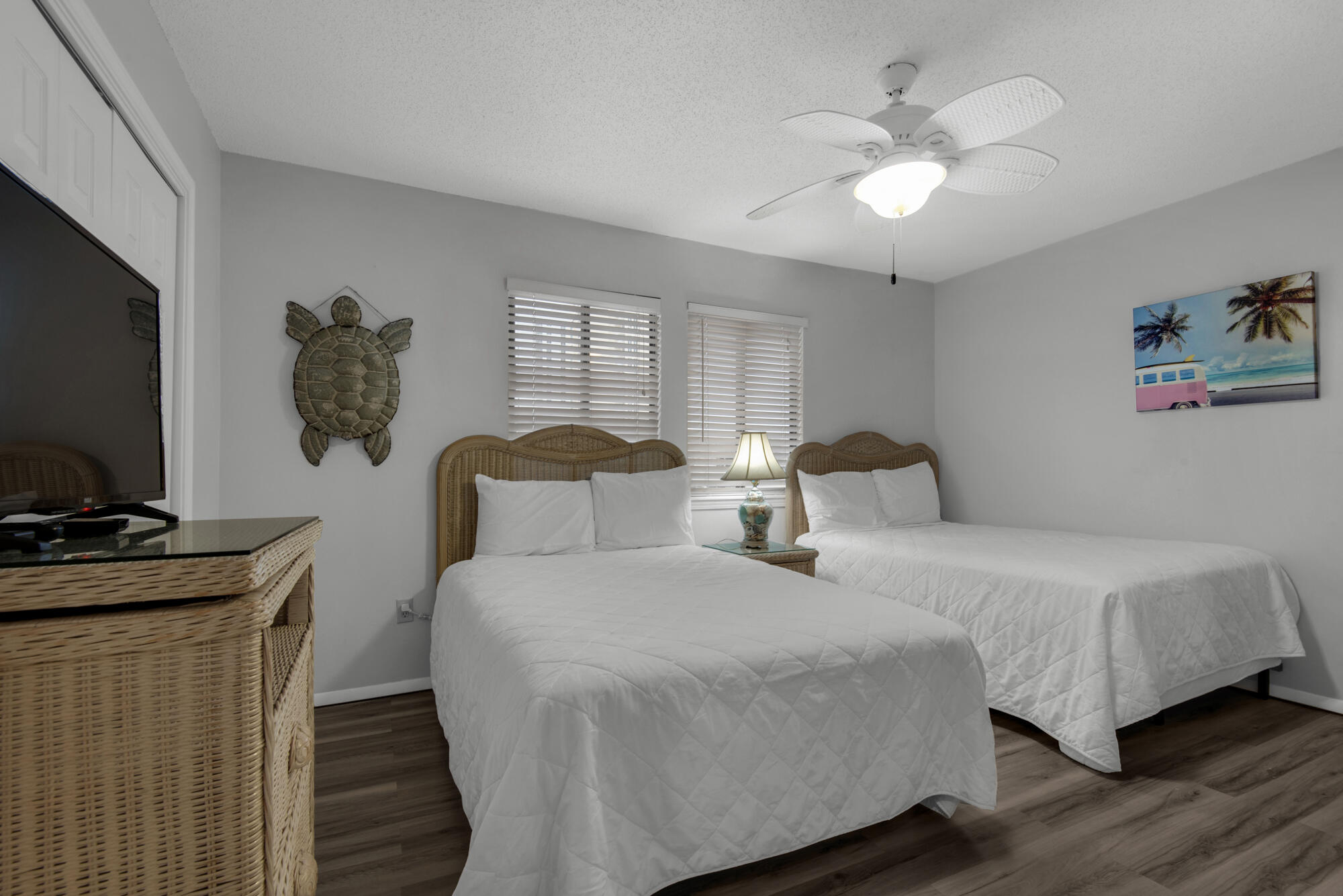 SUGAR BEACH T/H - Residential