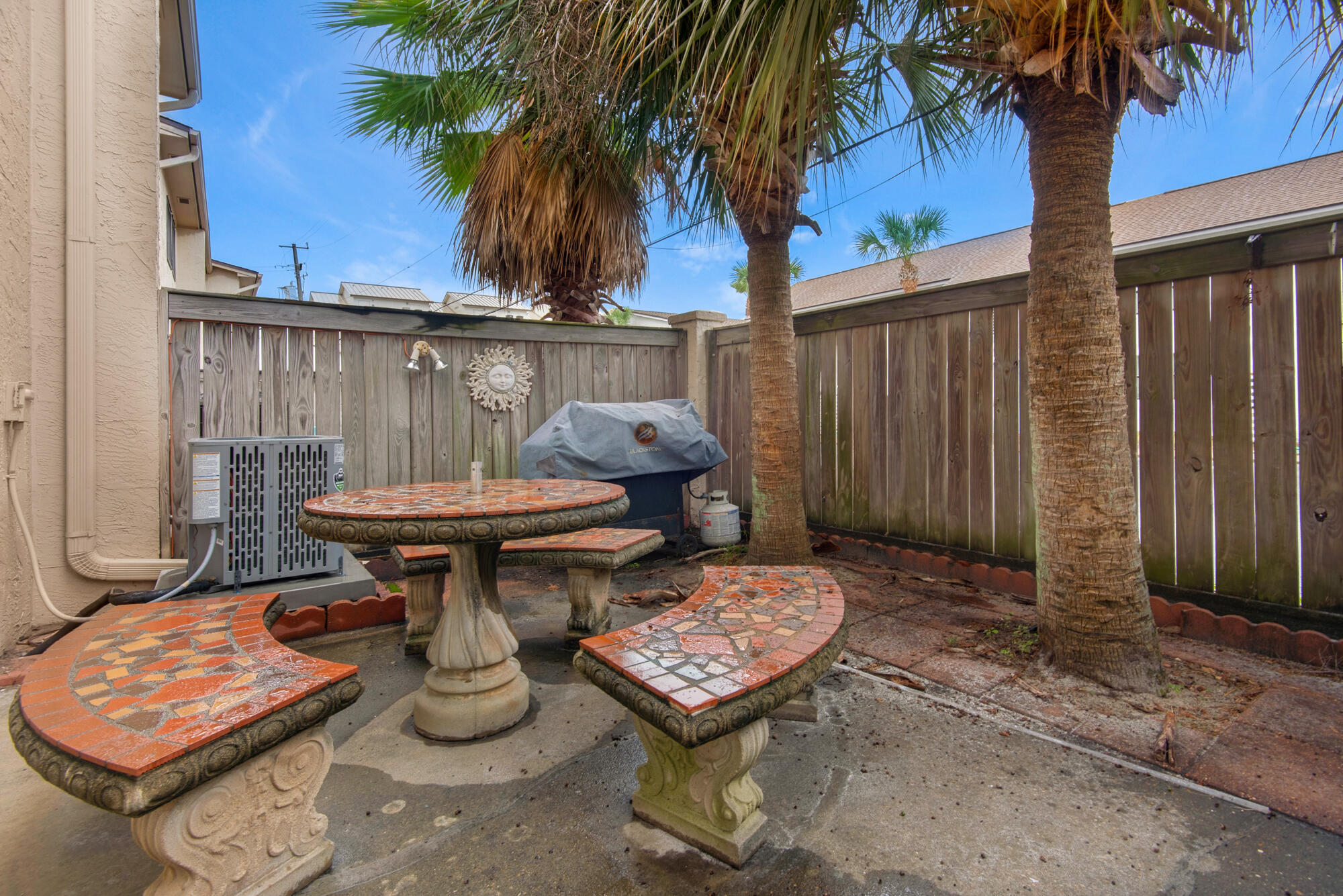 SUGAR BEACH T/H - Residential