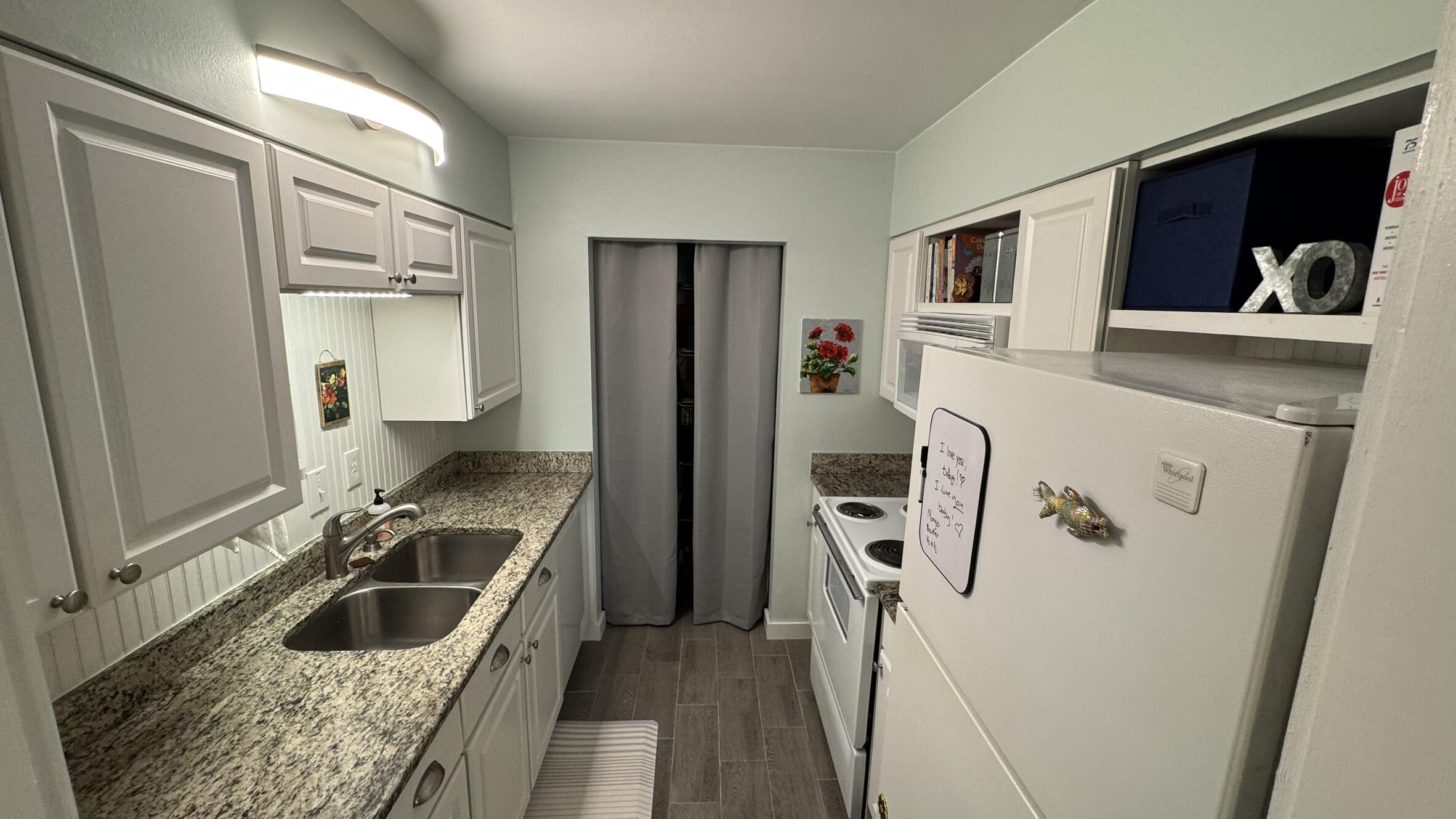 CEDARS CONDO - Residential Lease