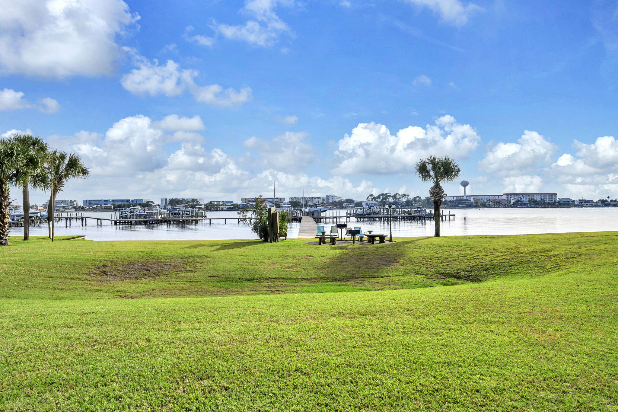 PIRATES BAY PH 1 - Residential