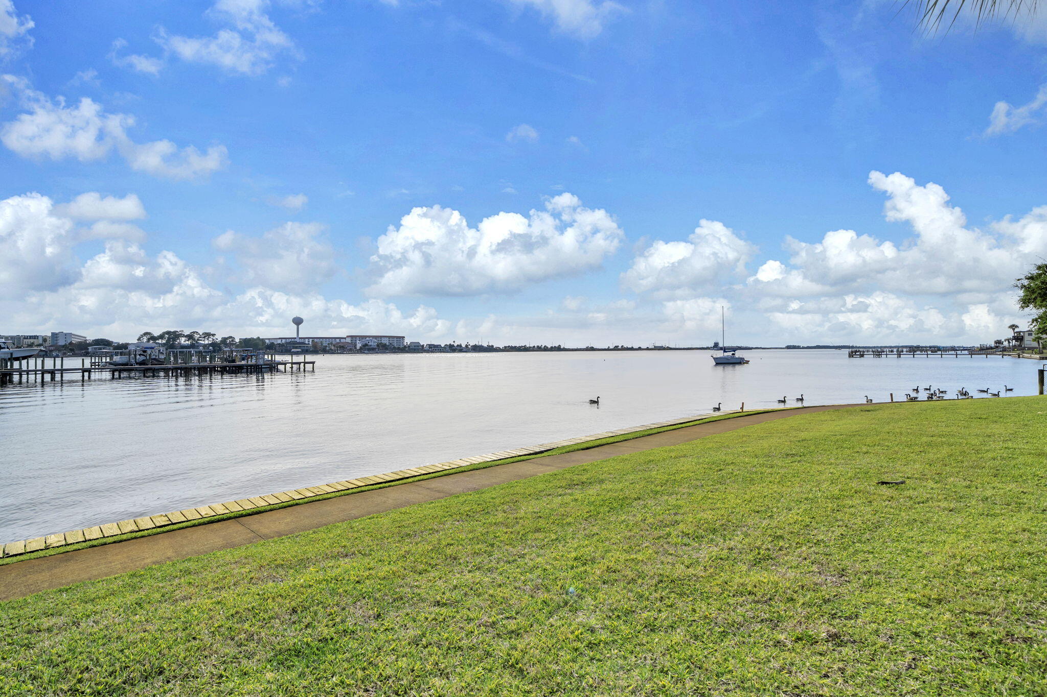 PIRATES BAY PH 1 - Residential