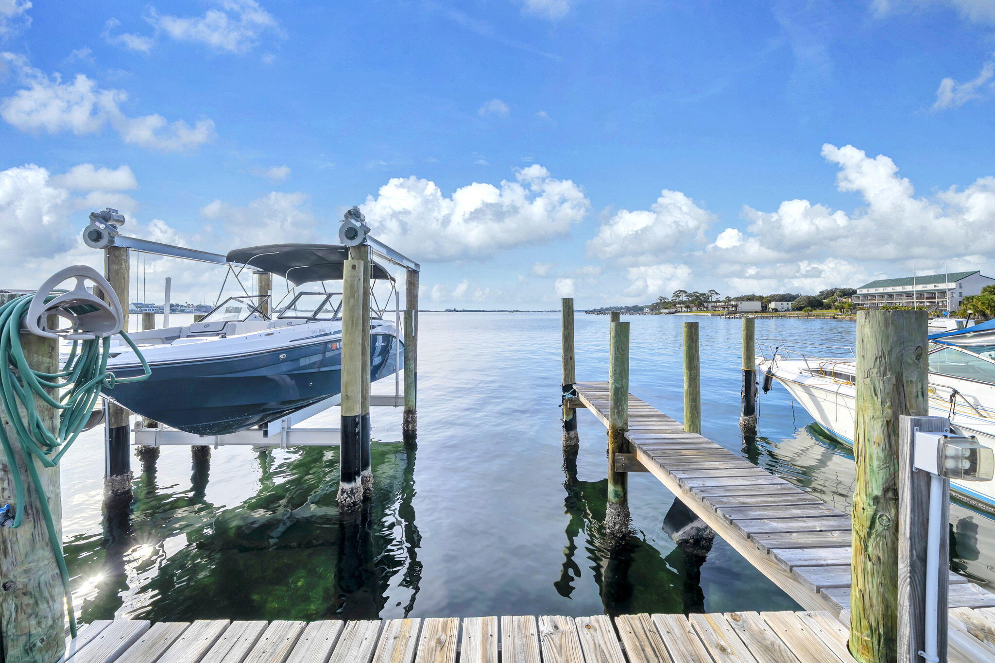 PIRATES BAY PH 1 - Residential