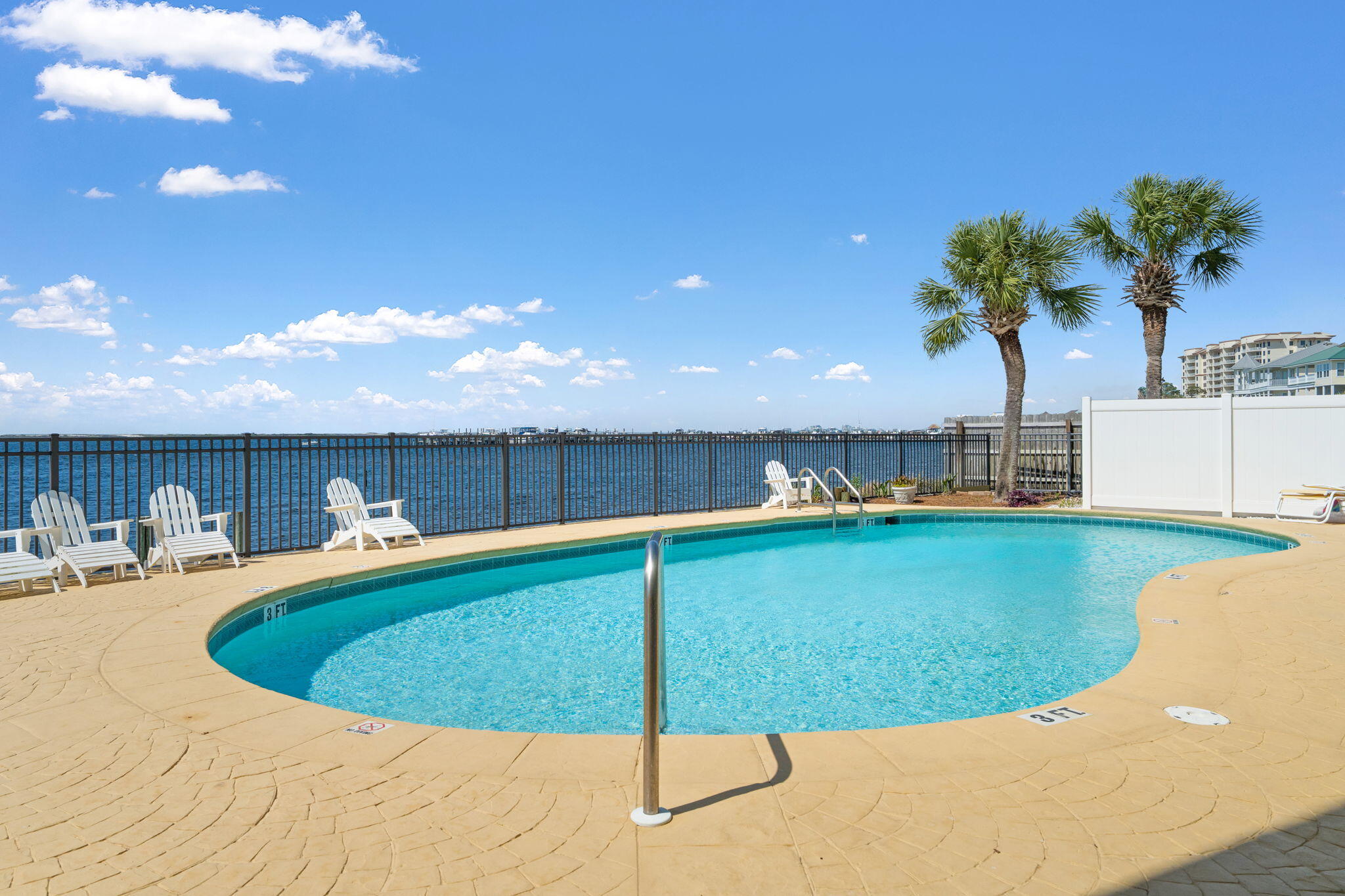 Laguna Pointe - Residential