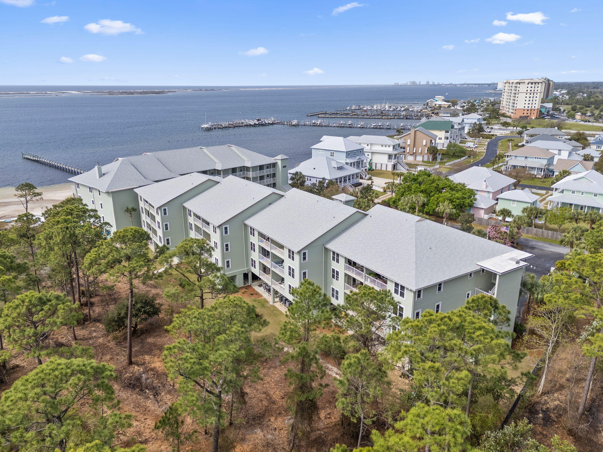 Laguna Pointe - Residential