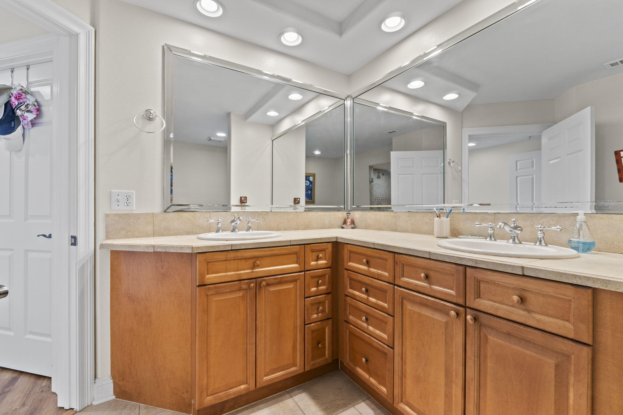 Laguna Pointe - Residential