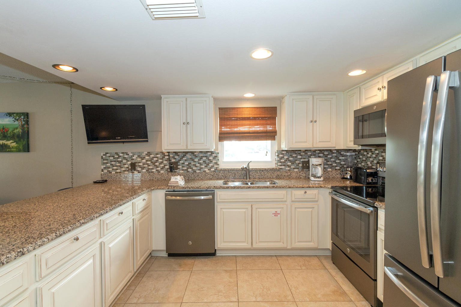 EL MATADOR CONDO - Residential