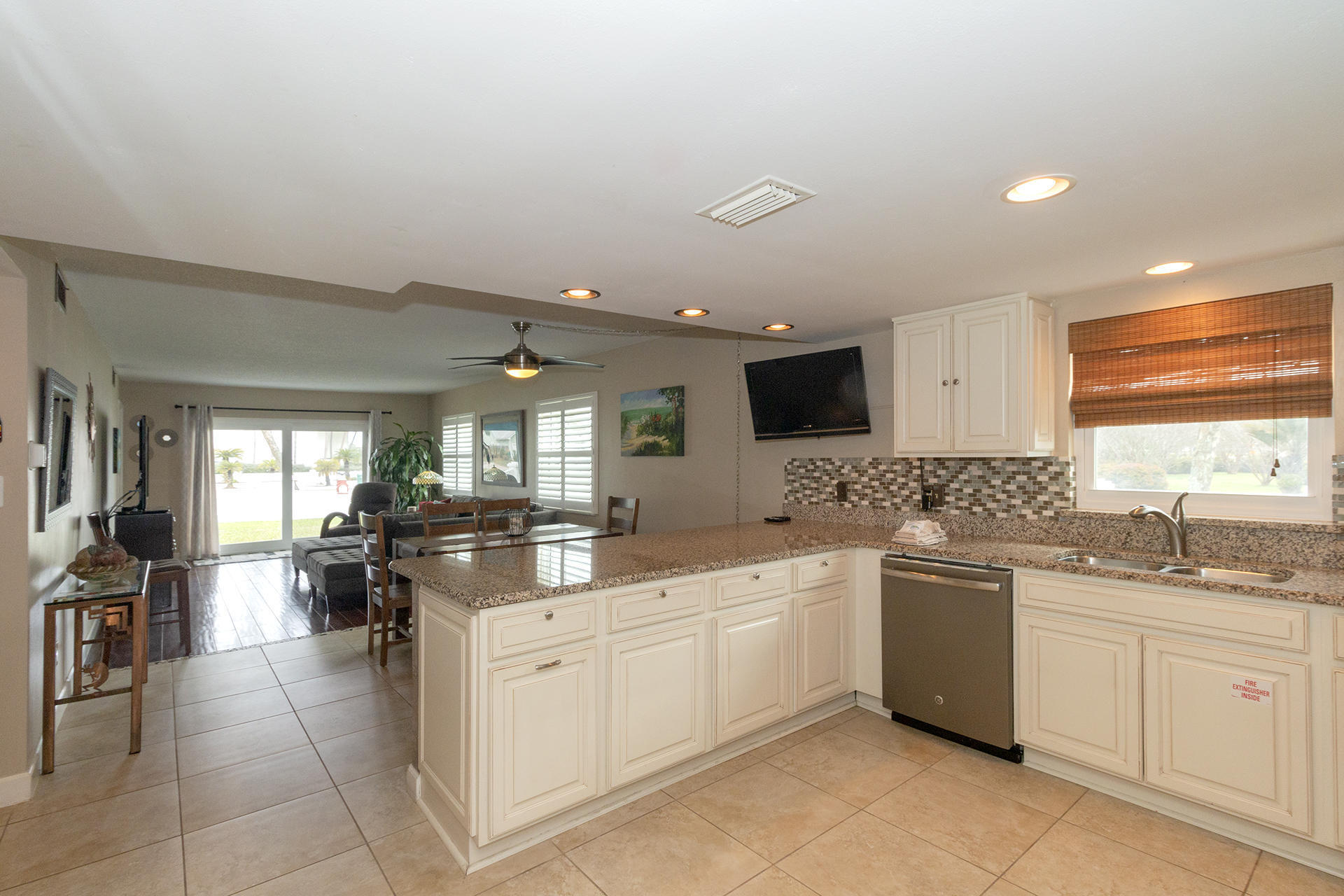 EL MATADOR CONDO - Residential