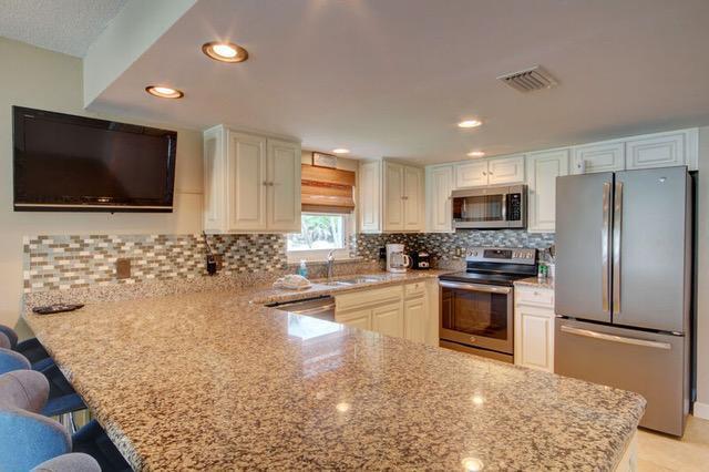 EL MATADOR CONDO - Residential