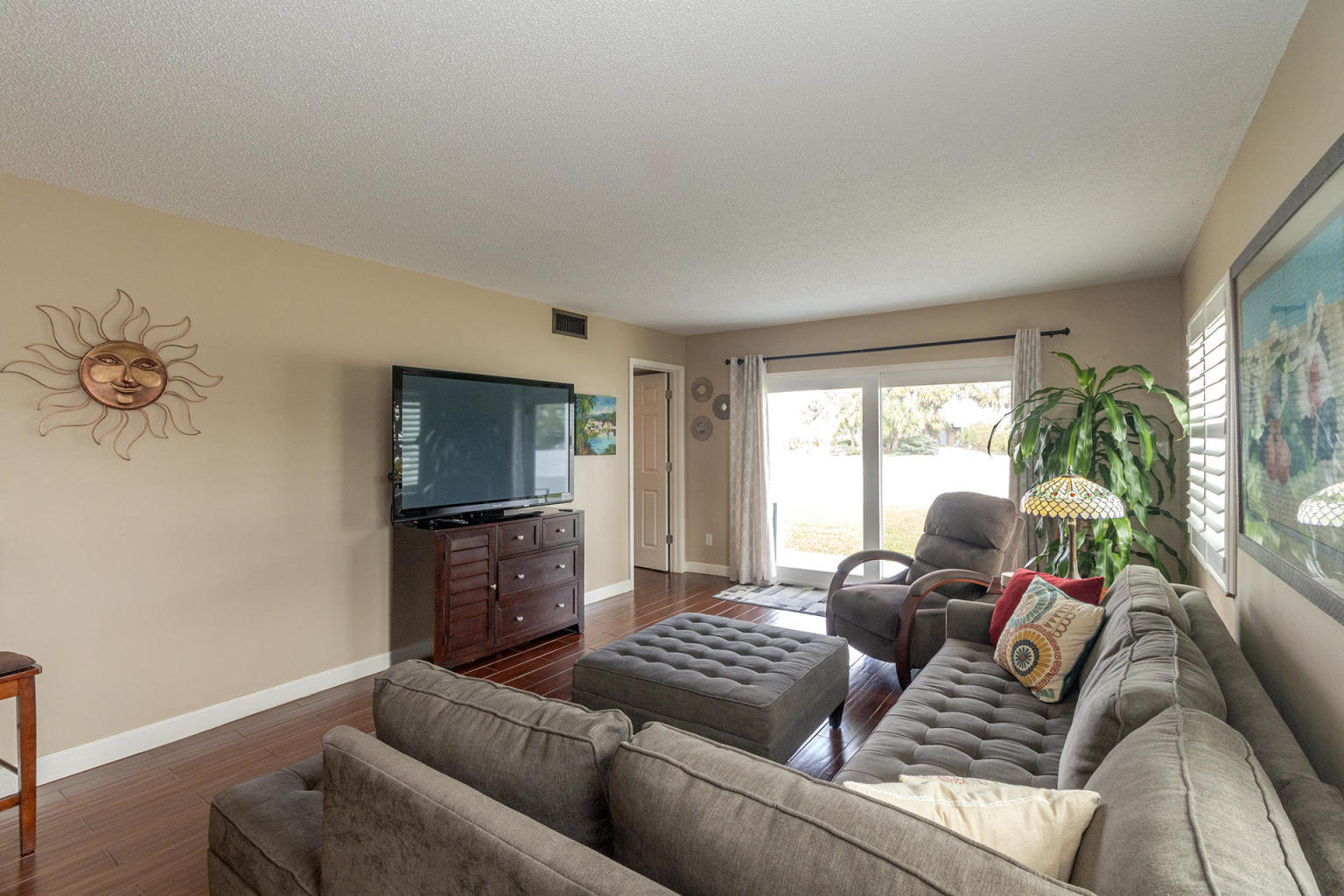 EL MATADOR CONDO - Residential